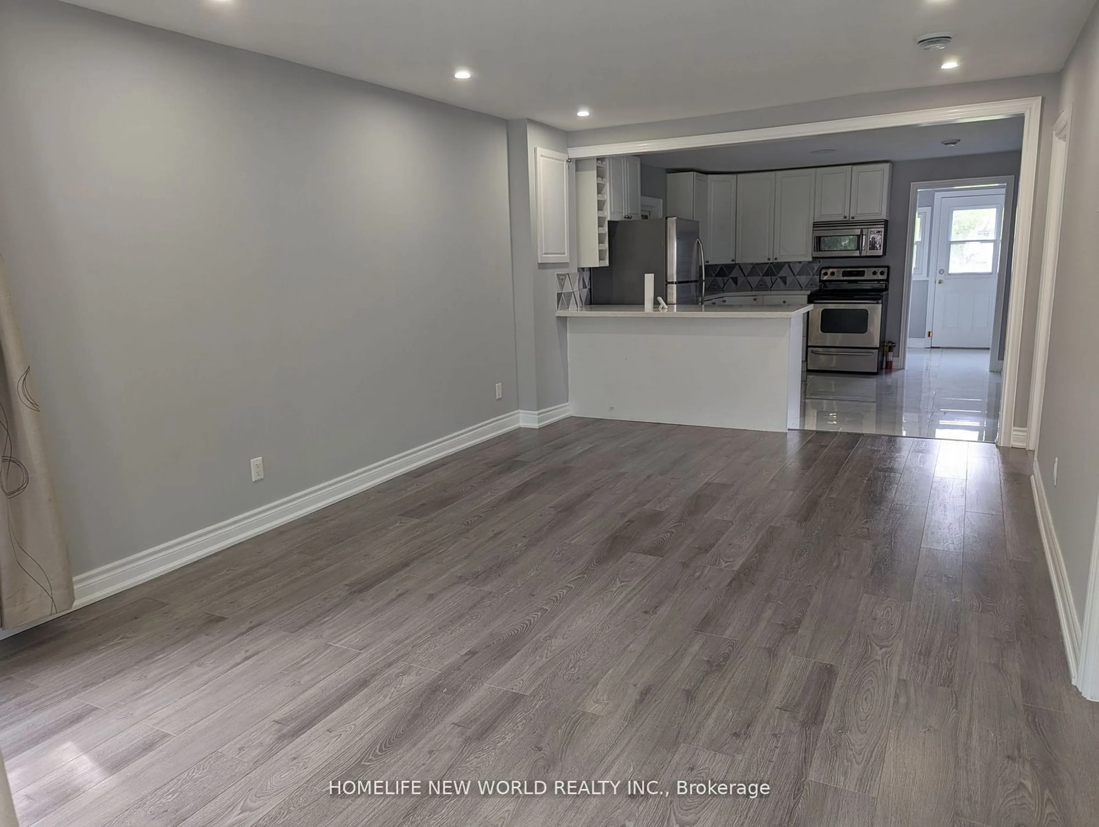 Open concept kitchen for 212 Elm Ave, Georgina Ontario L4P 2V1