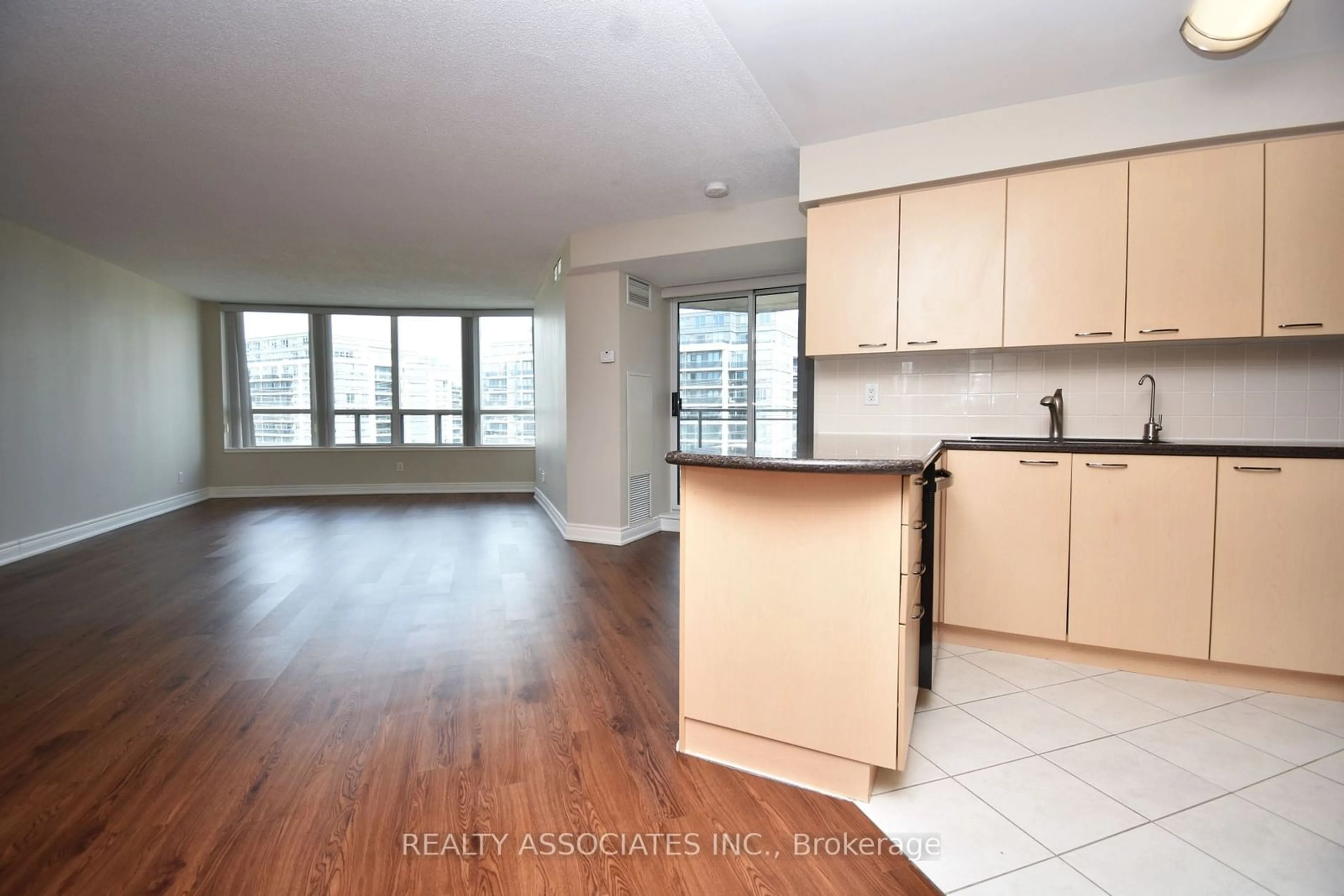 Open concept kitchen for 48 Suncrest Blvd #811, Markham Ontario L3T 7Y6