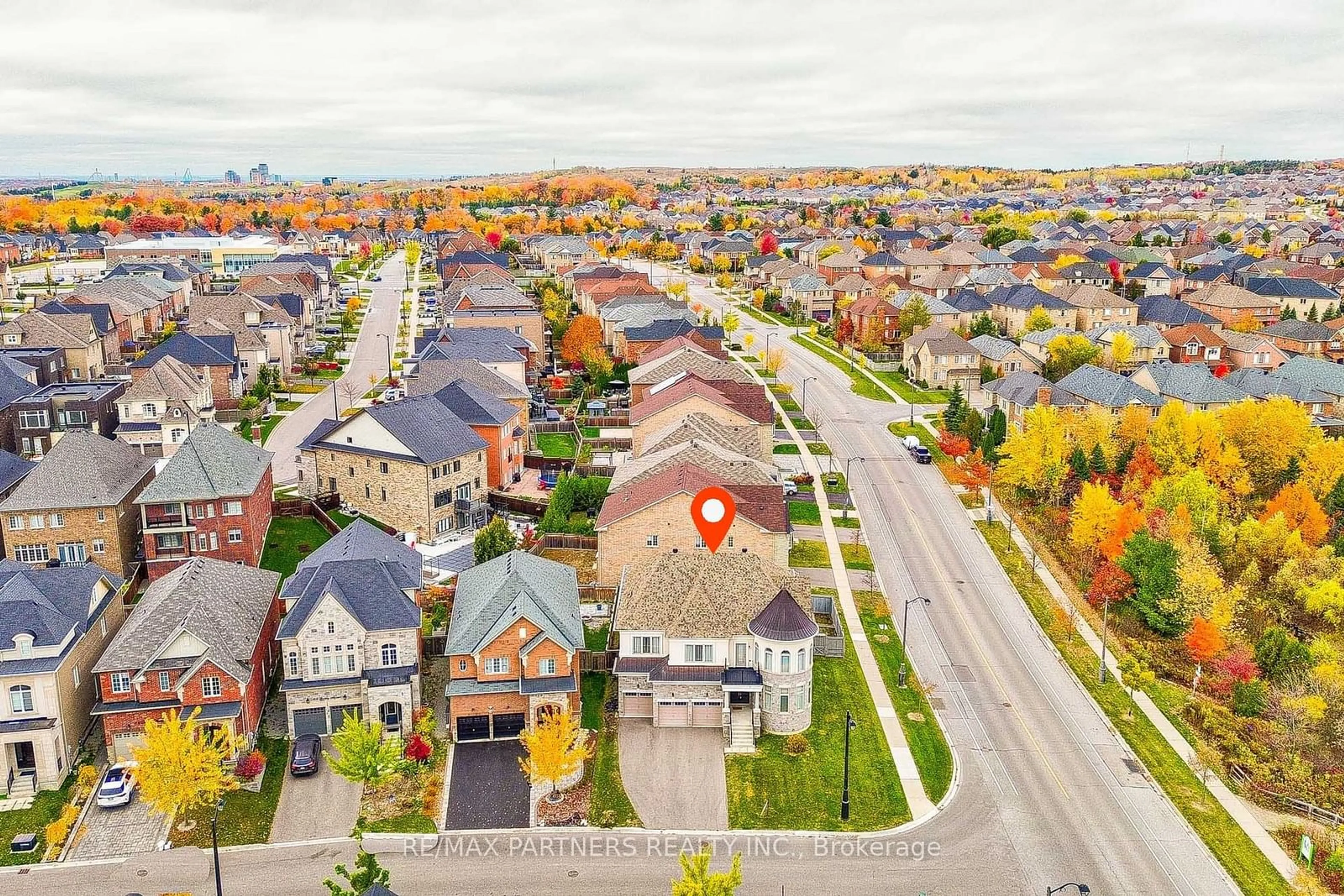 A pic from exterior of the house or condo, the street view for 112 Baldry Ave, Vaughan Ontario L6A 0J1