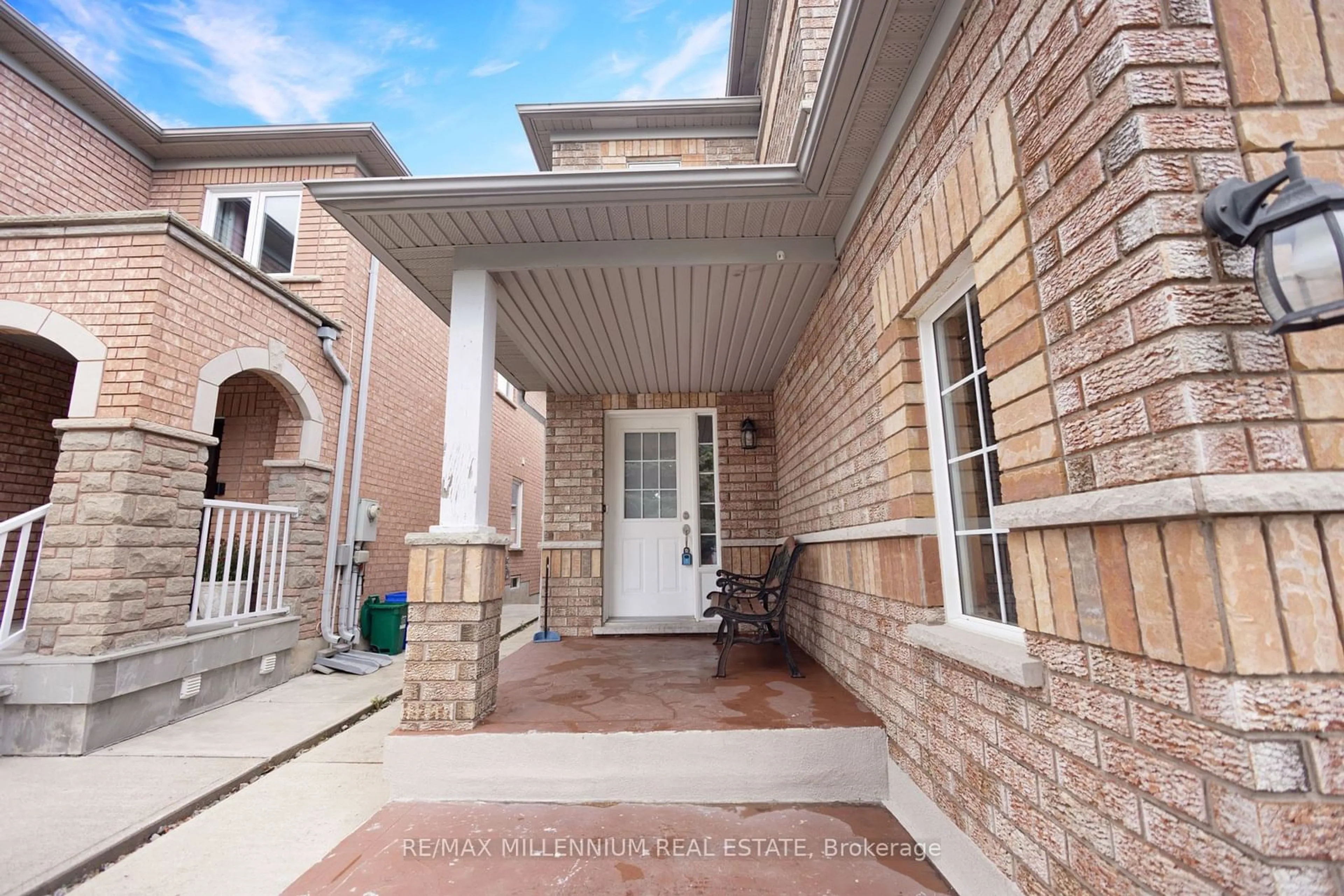 Home with brick exterior material for 21 Casabel Dr, Vaughan Ontario L6A 3M5