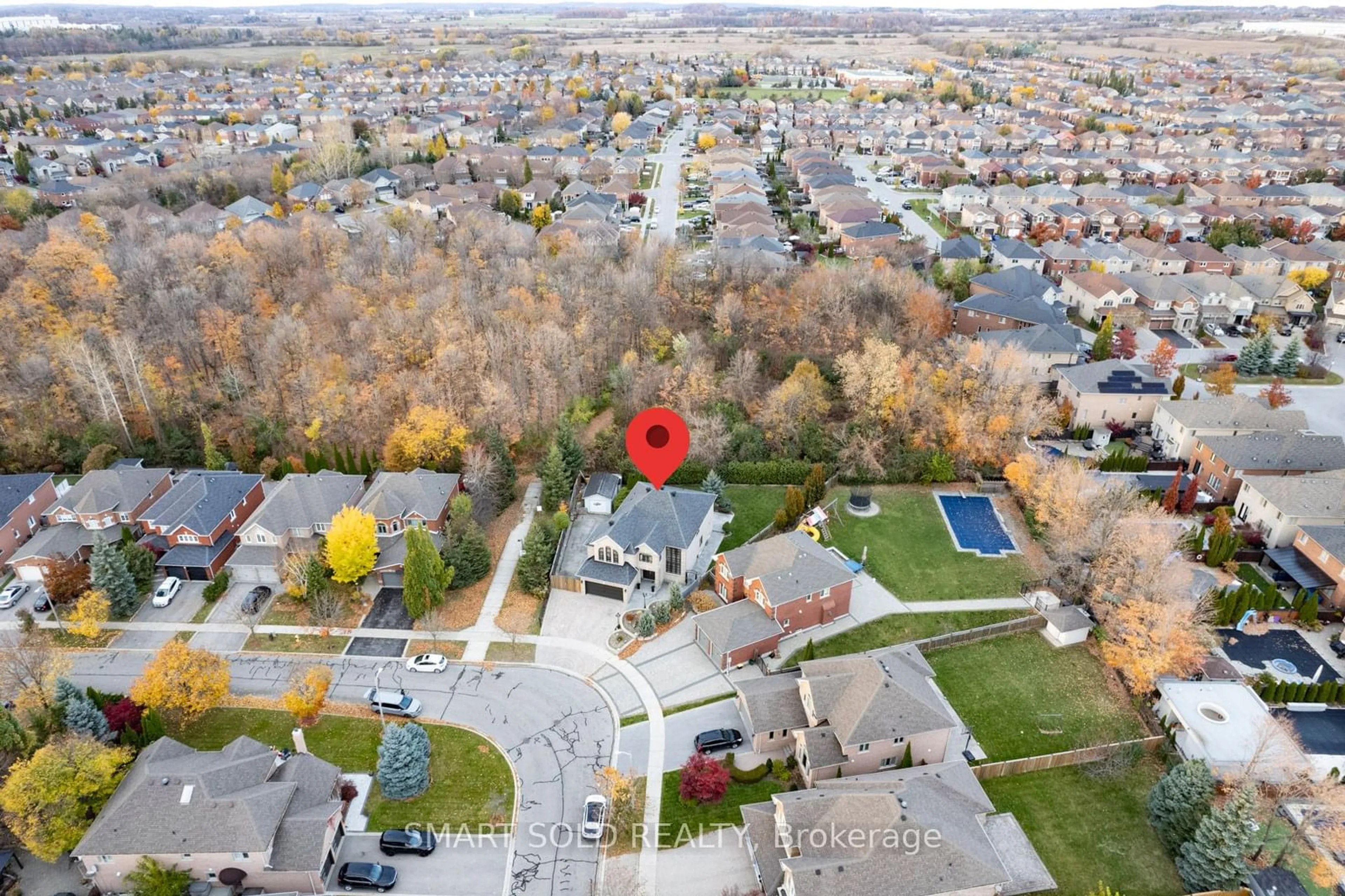 Frontside or backside of a home, the street view for 58 Helmsdale Ave, Vaughan Ontario L6A 2G5