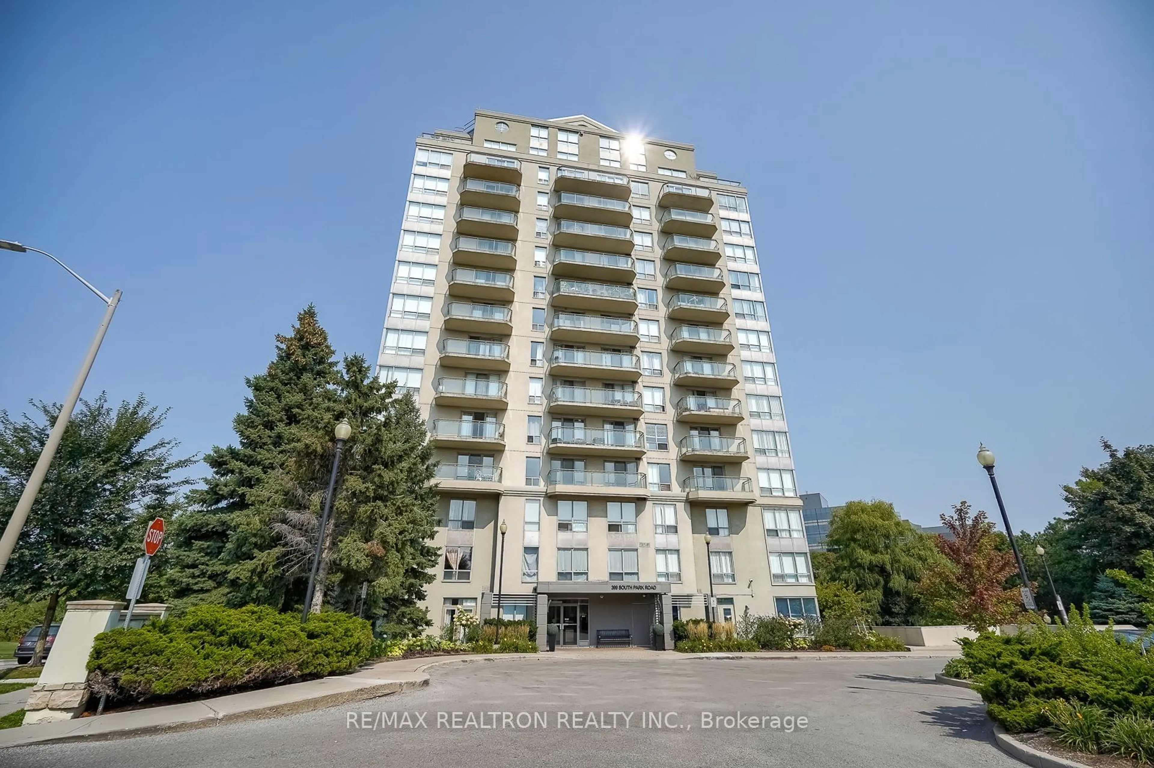 A pic from exterior of the house or condo, the front or back of building for 399 South Park Rd #505, Markham Ontario L3T 7W6