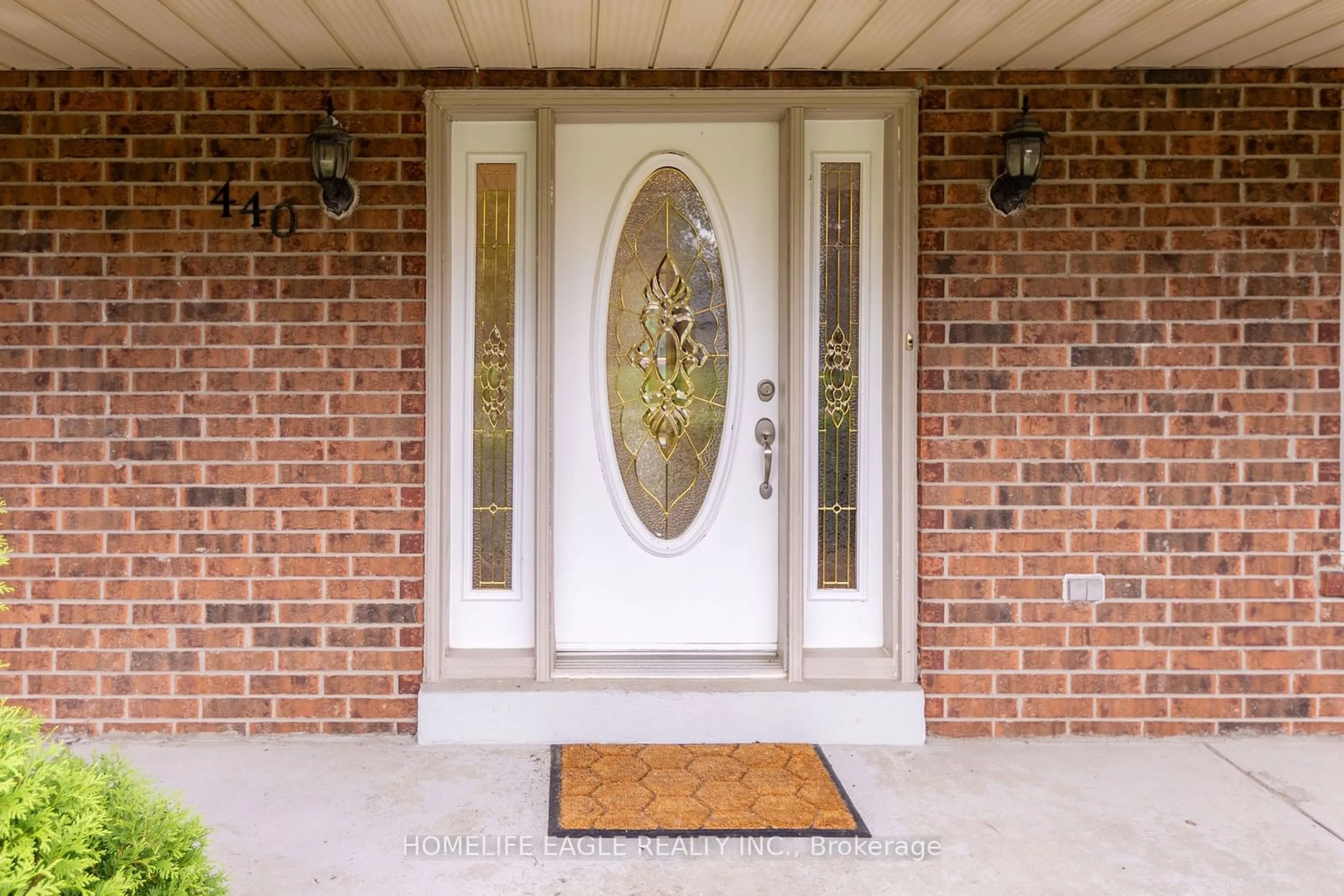 Indoor entryway, wood floors for 440 Warren Rd, King Ontario L7B 1C4