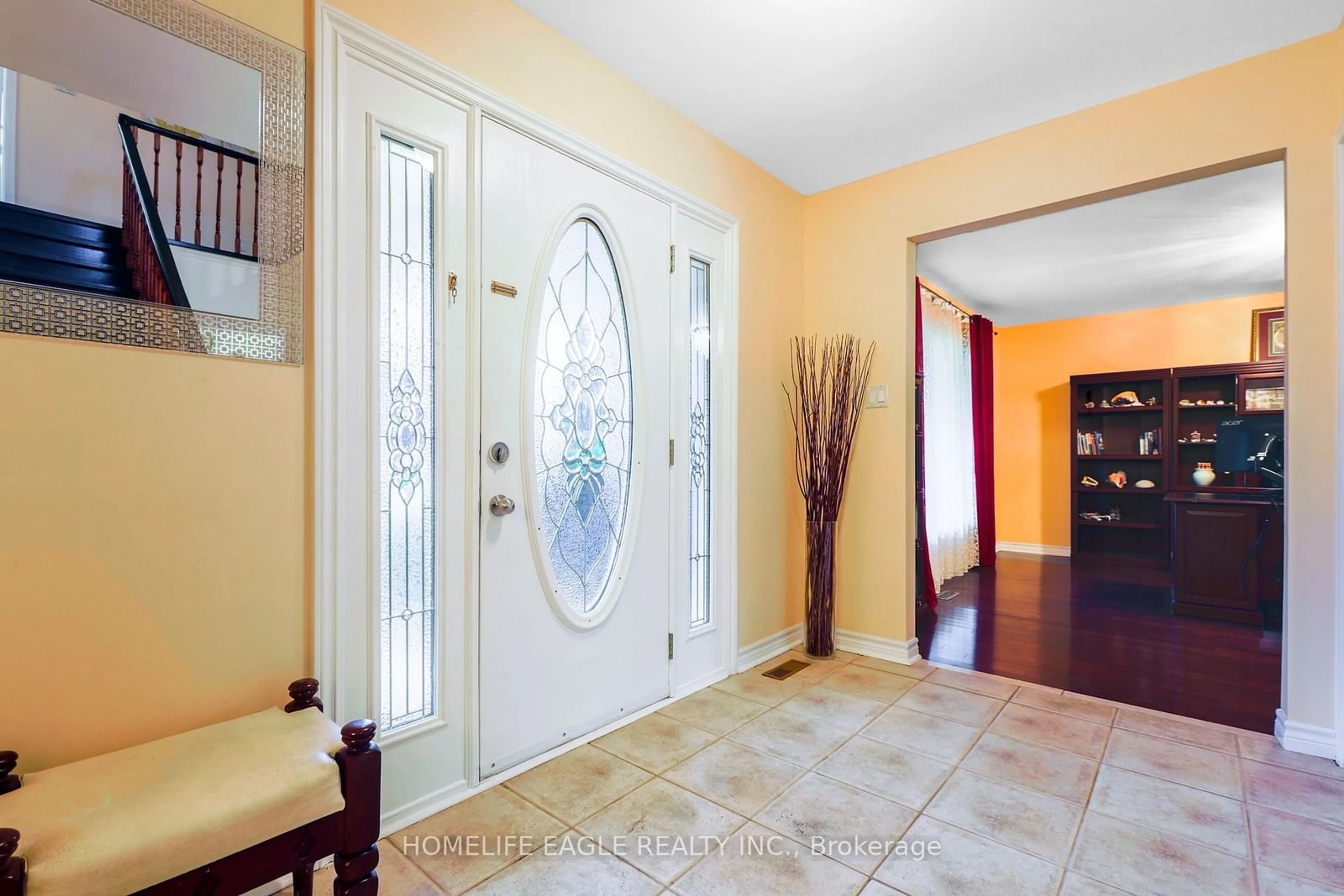 Indoor entryway, wood floors for 440 Warren Rd, King Ontario L7B 1C4