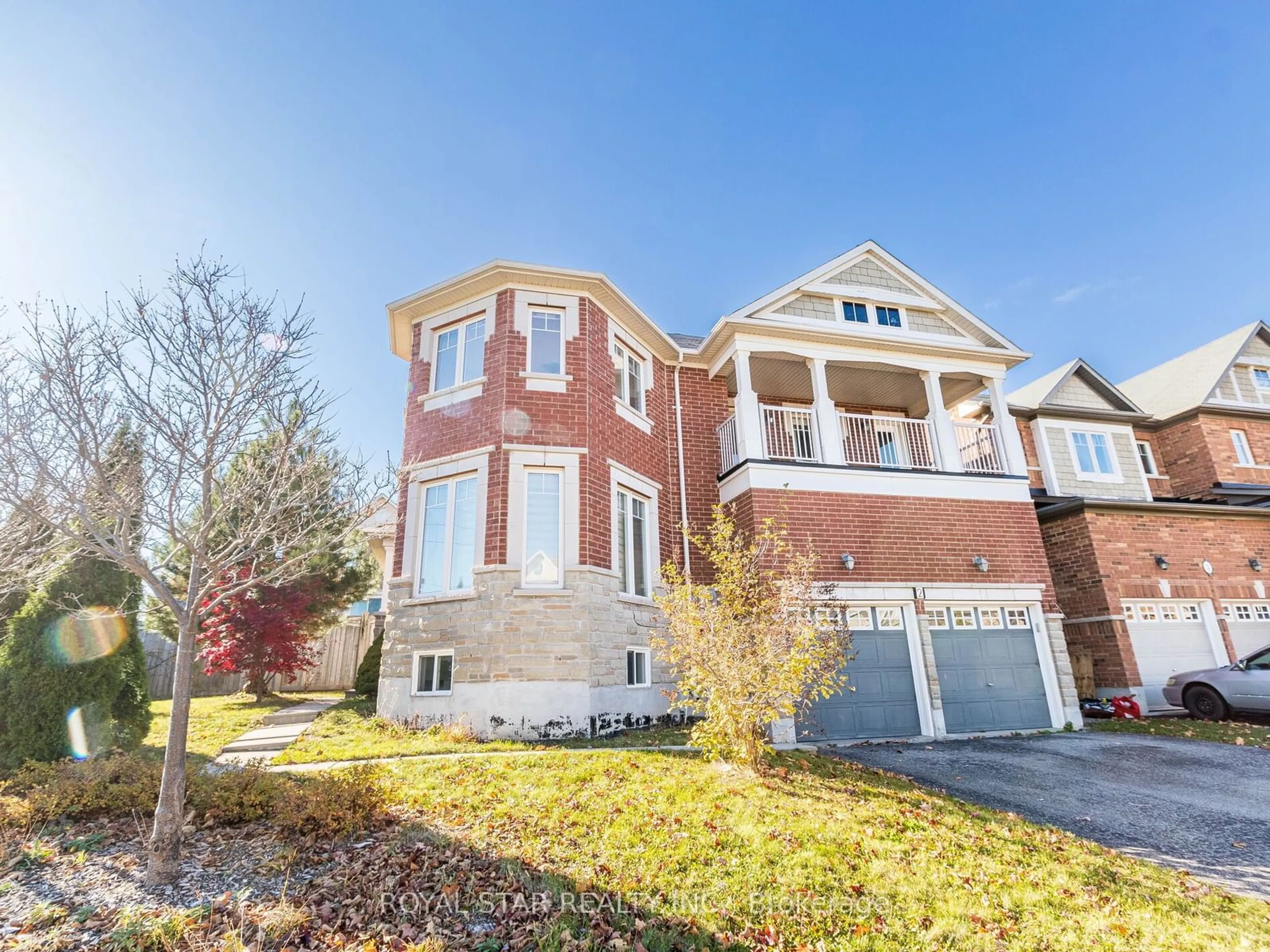 A pic from exterior of the house or condo, the street view for 2 Lourakis St, Richmond Hill Ontario L4E 0J5