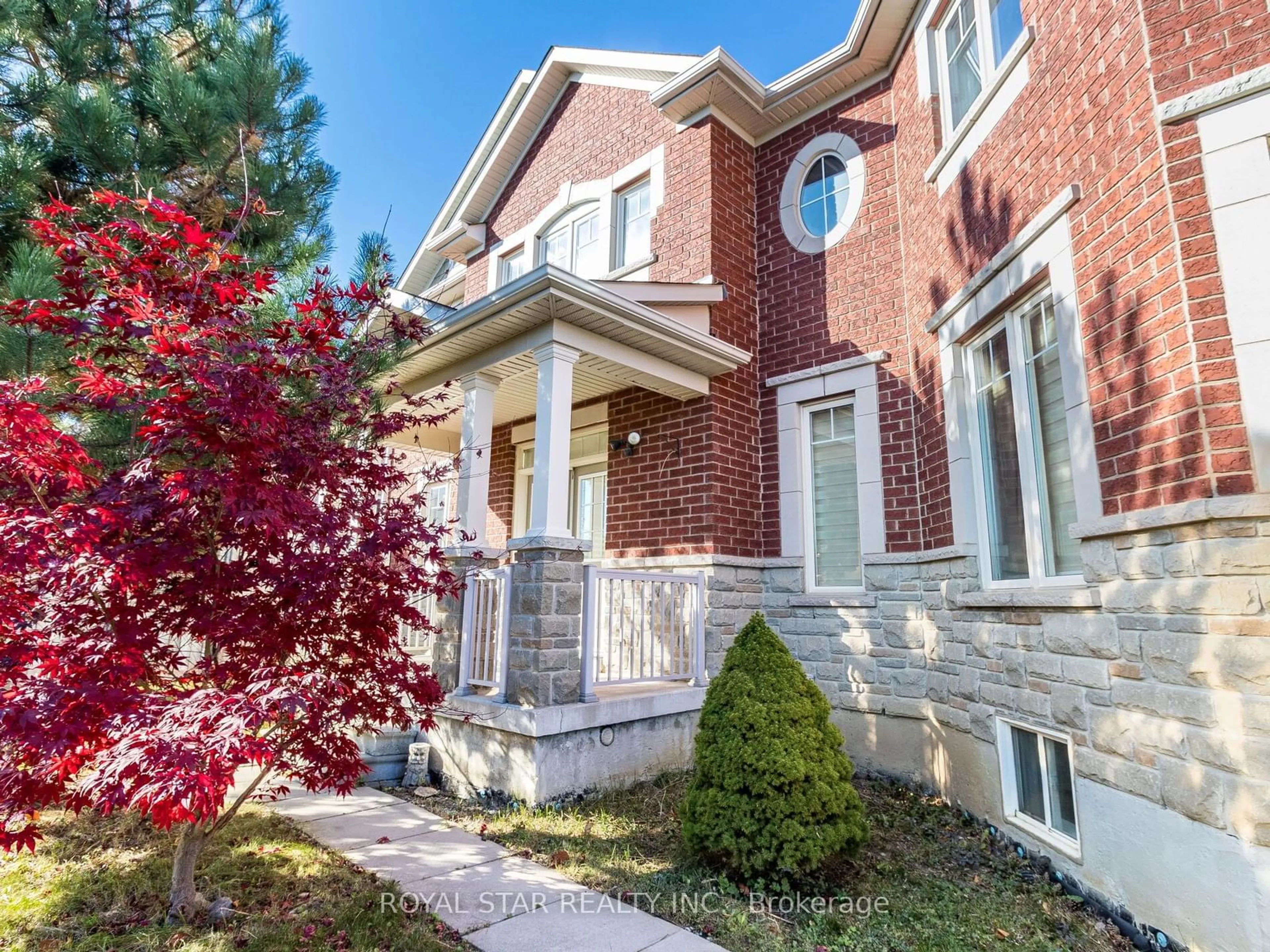 Home with brick exterior material for 2 Lourakis St, Richmond Hill Ontario L4E 0J5