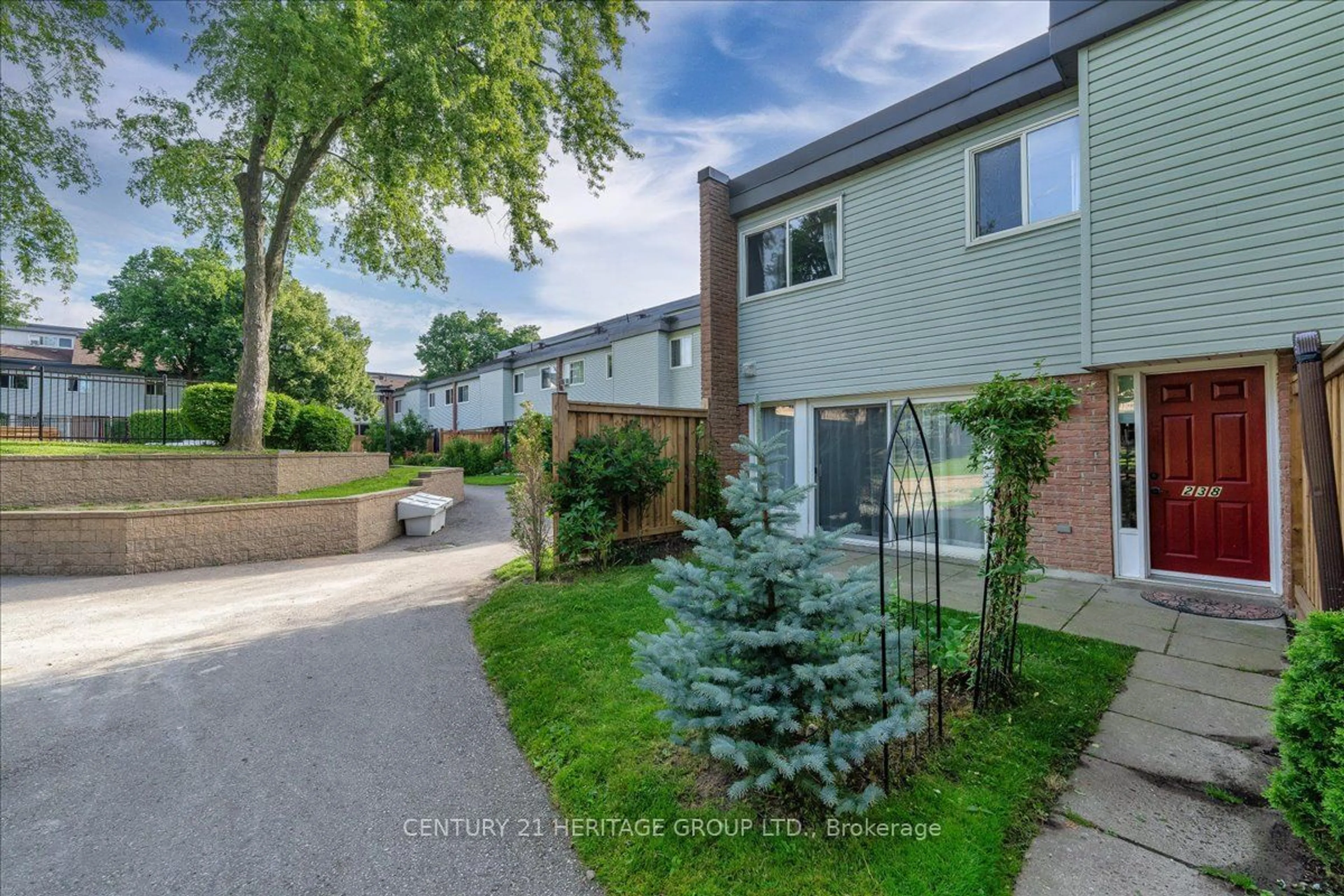 A pic from exterior of the house or condo, the fenced backyard for 238 Milestone Cres, Aurora Ontario L4G 3M2