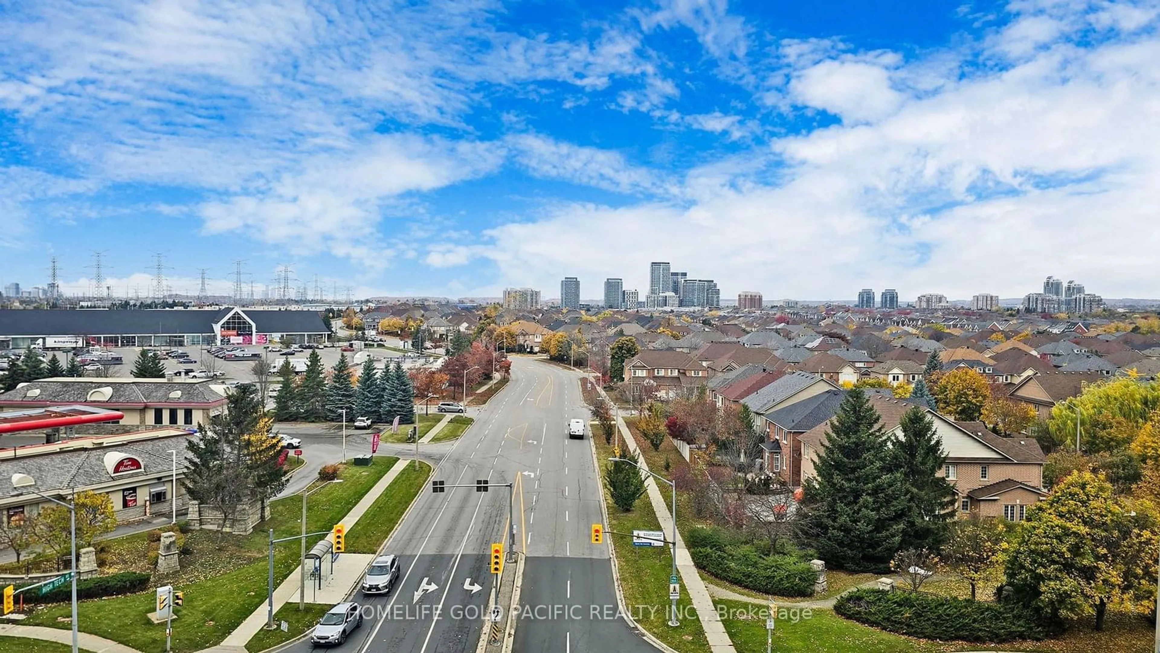 A pic from exterior of the house or condo, the view of city buildings for 8763 Bayview Ave #716, Richmond Hill Ontario L4B 3V1