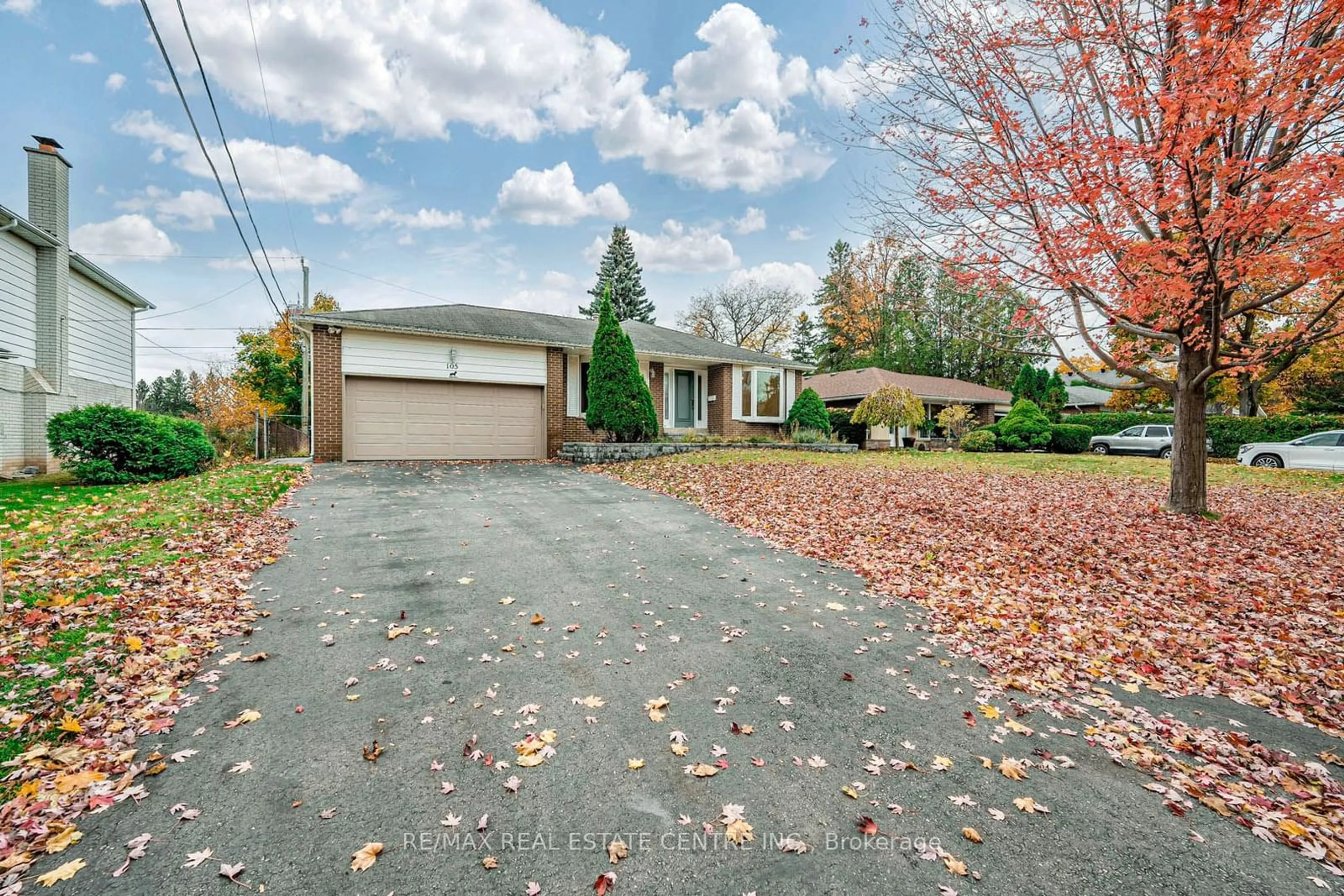 A pic from exterior of the house or condo, the street view for 105 Drakefield Rd, Markham Ontario L3P 1G9