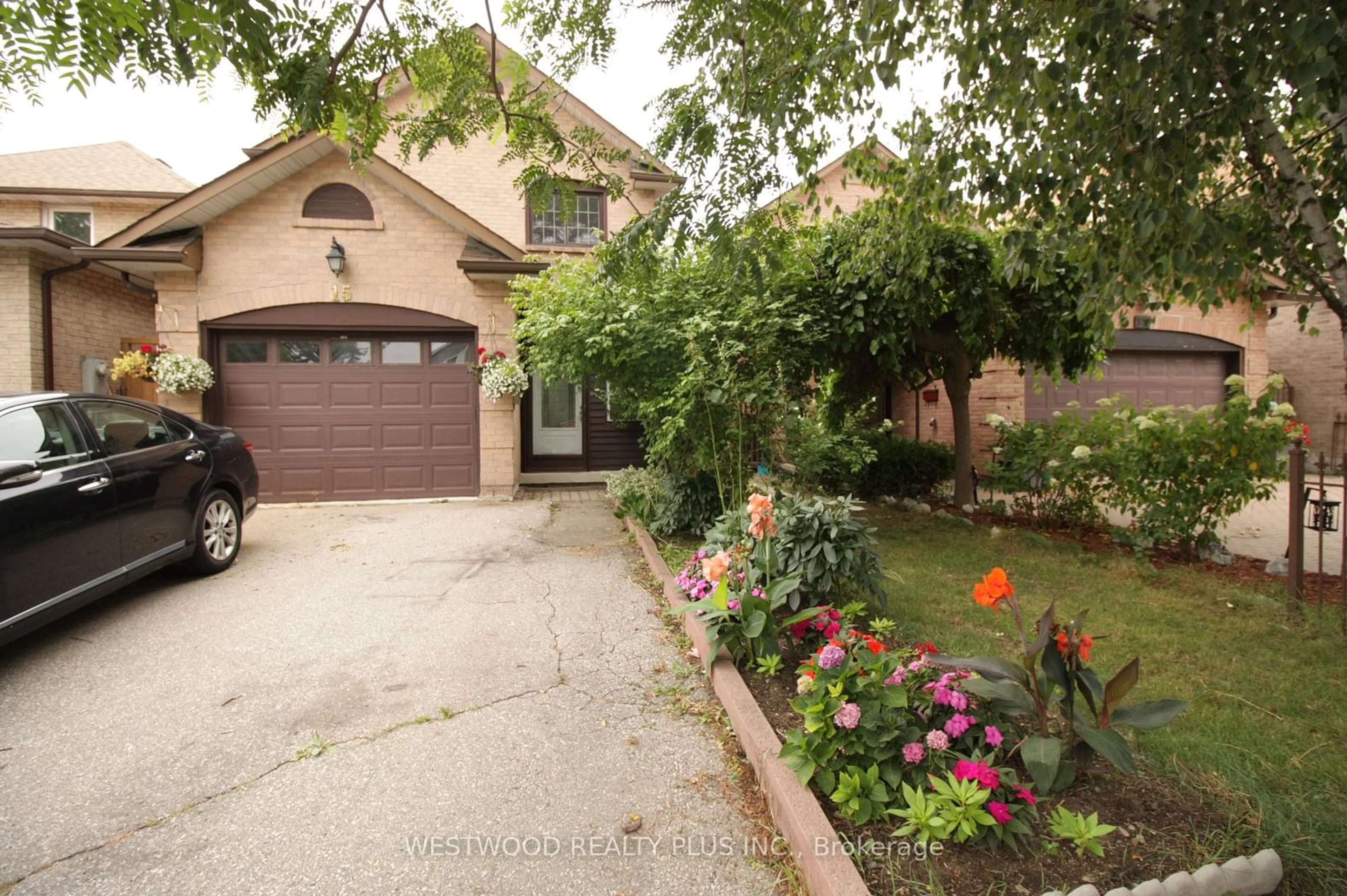 A pic from exterior of the house or condo, cottage for 15 Esther Cres, Vaughan Ontario L4J 3J8