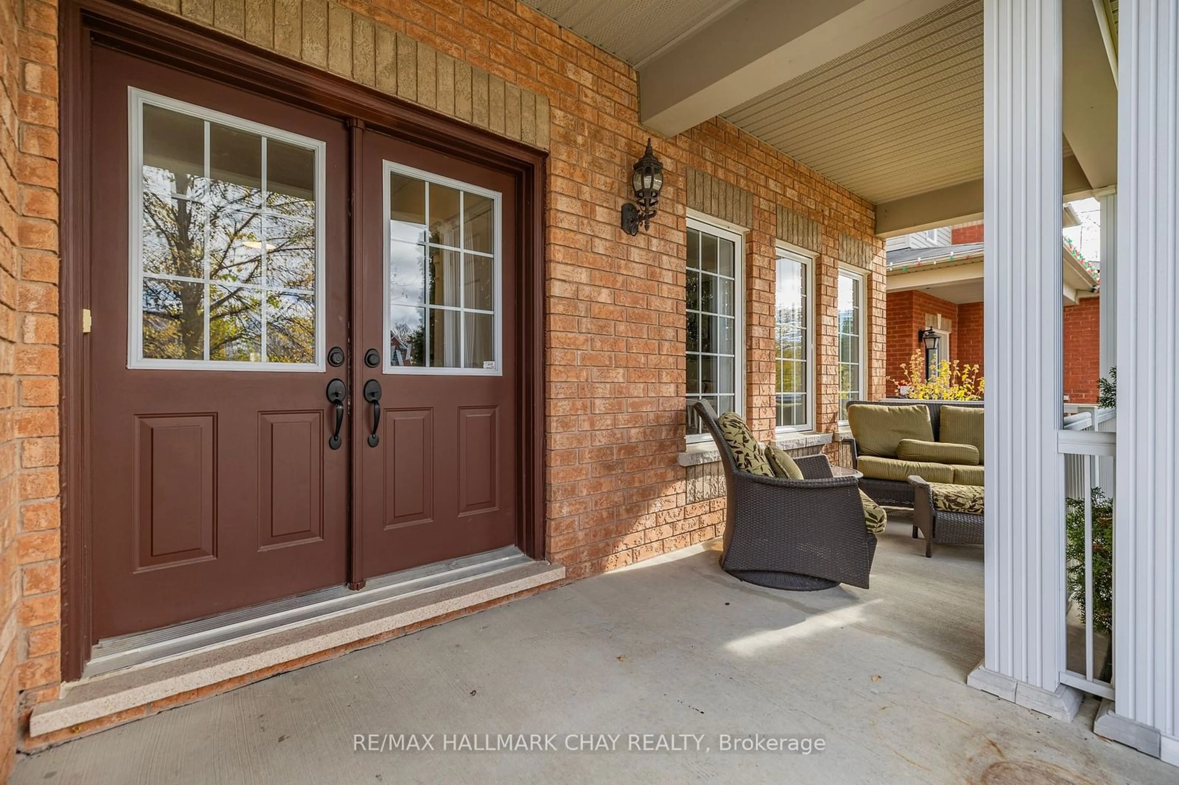 Indoor entryway, wood floors for 473 Haines St, New Tecumseth Ontario L0G 1A0