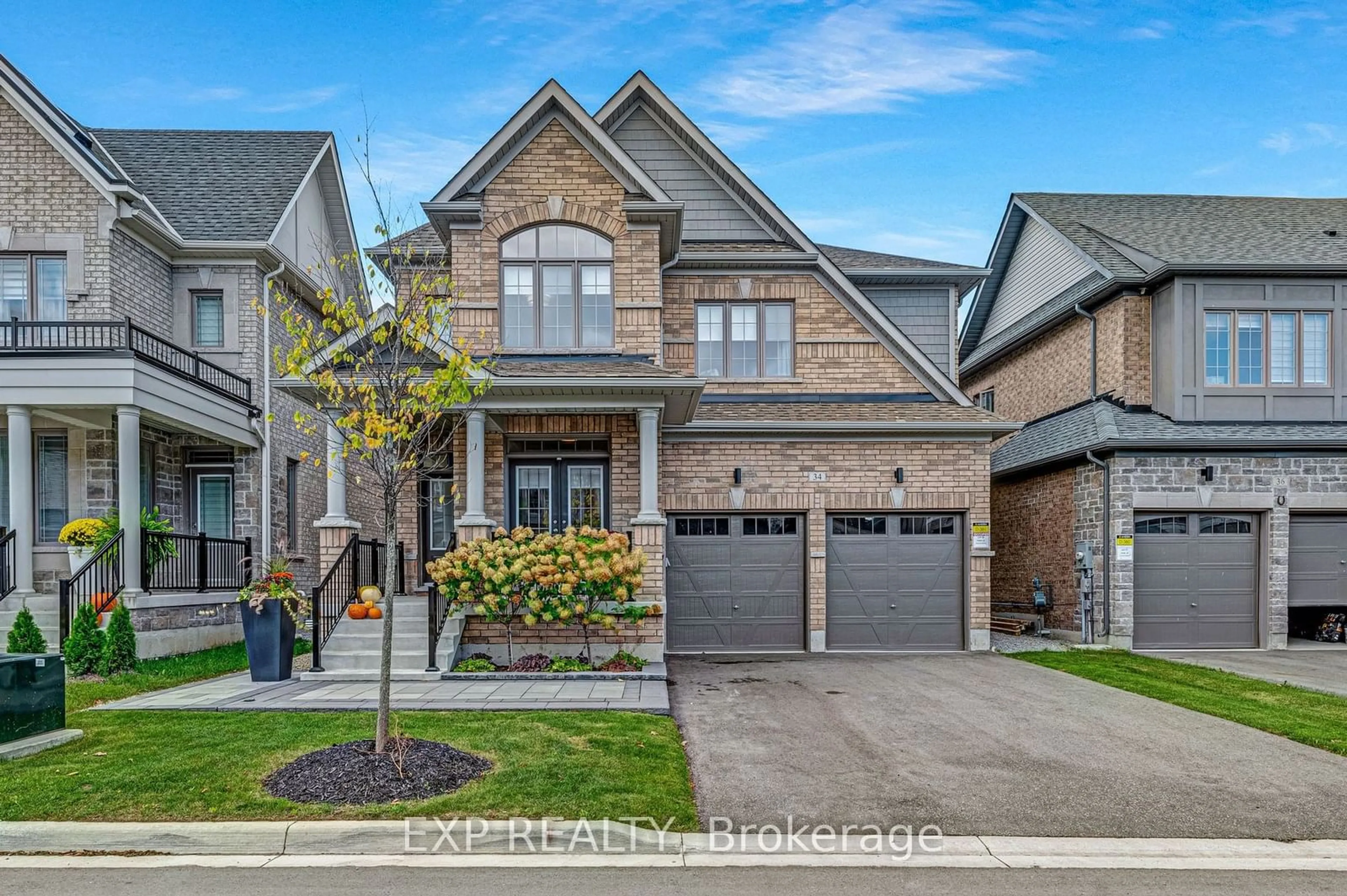 Home with brick exterior material for 34 Concert Hill Way, East Gwillimbury Ontario L9N 0W8