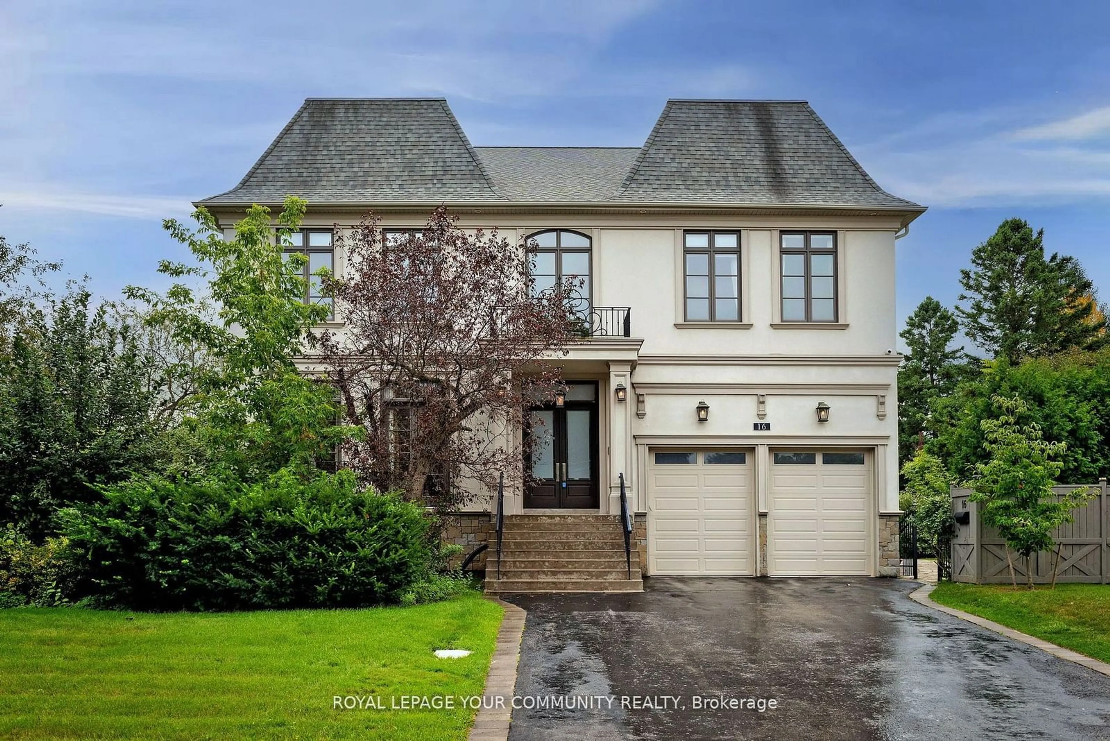 Frontside or backside of a home, the street view for 16 Claridge Dr, Richmond Hill Ontario L4C 6G9