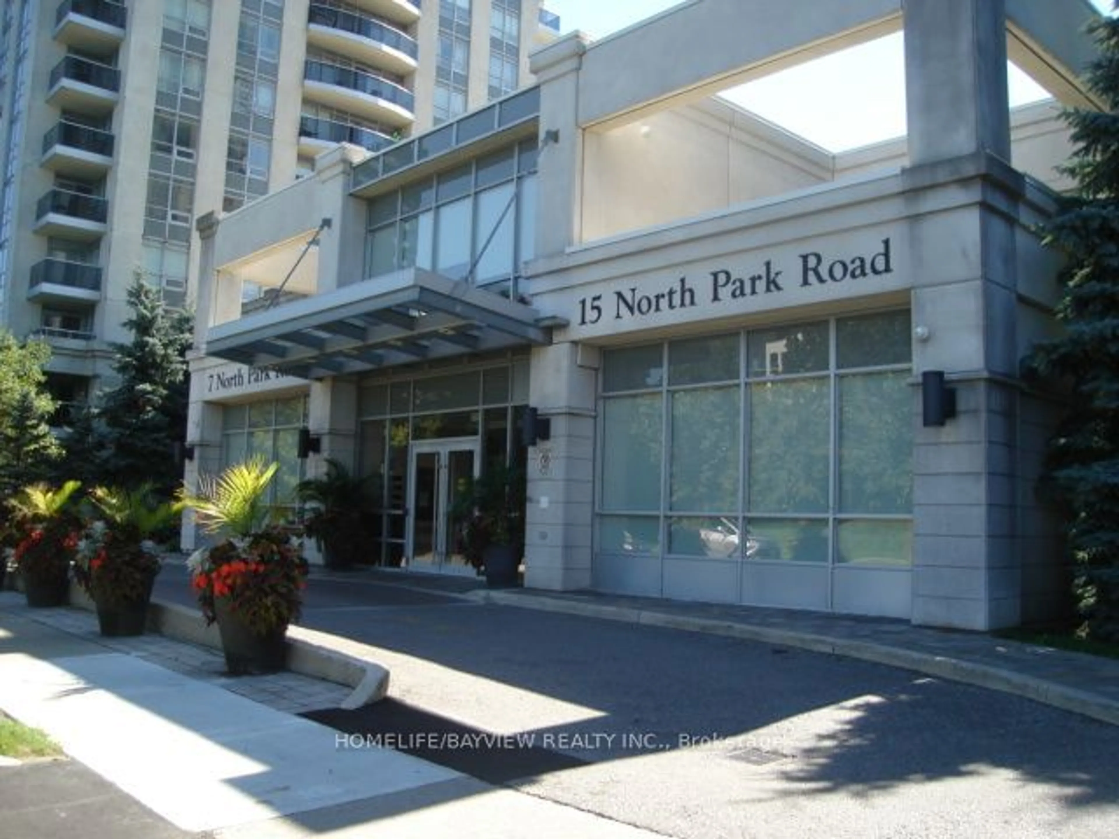 A pic from exterior of the house or condo, the street view for 7 NORTH PARK Rd #303, Vaughan Ontario L4J 0C9