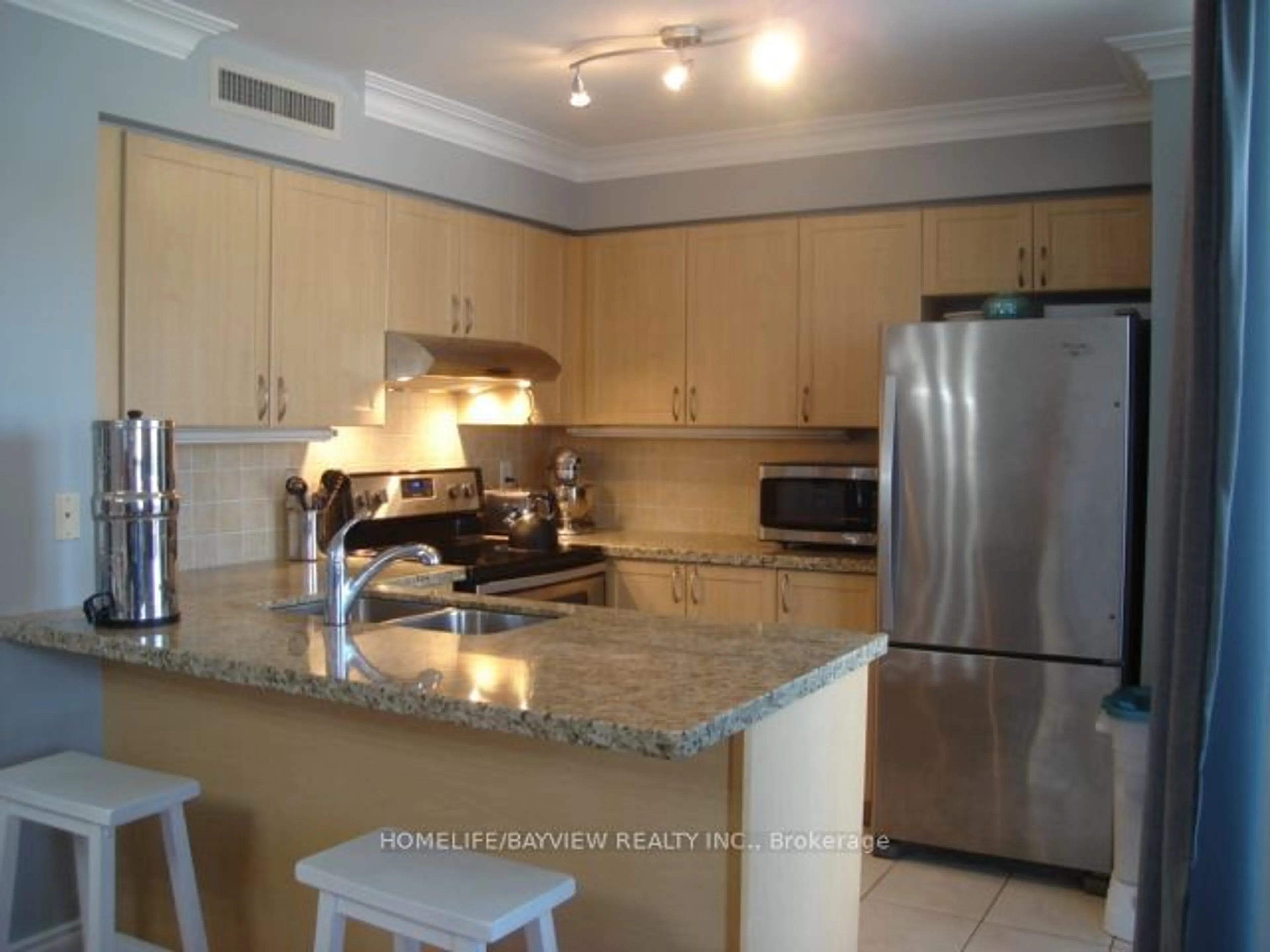 Standard kitchen for 7 NORTH PARK Rd ##303, Vaughan Ontario L4J 0C9