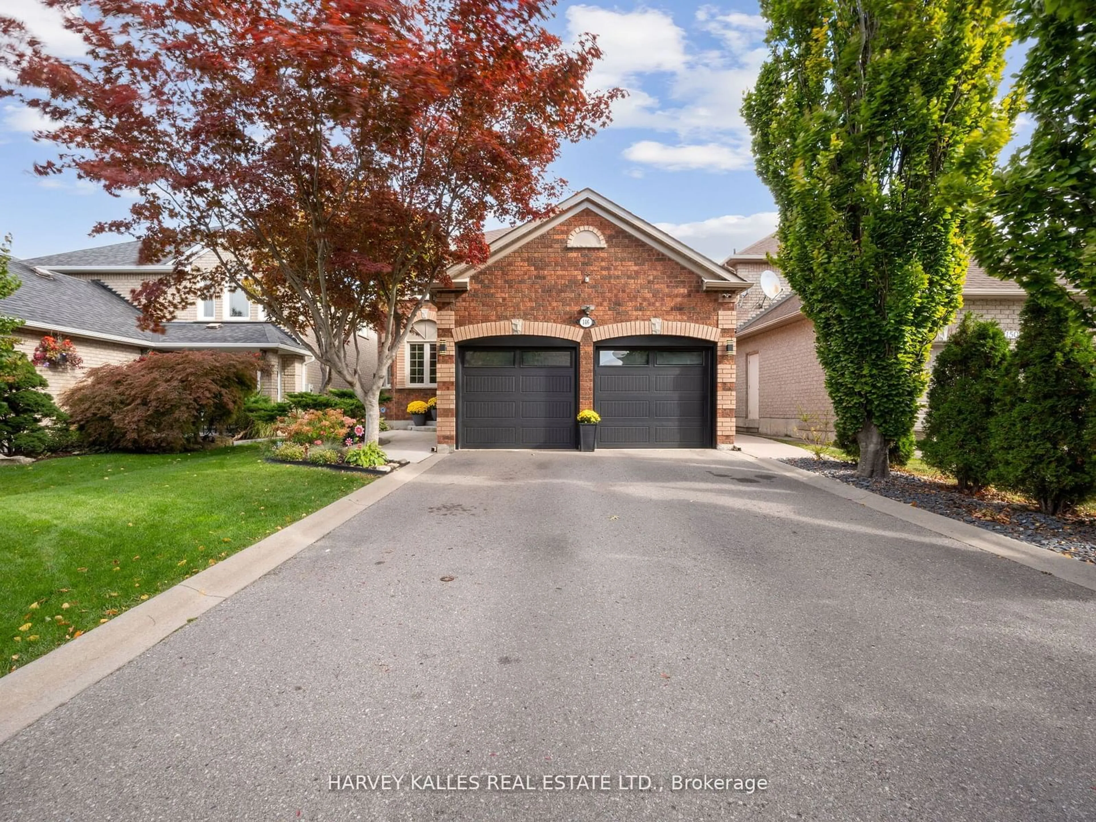 Frontside or backside of a home, the street view for 146 Veneto Dr, Vaughan Ontario L4L 8X6