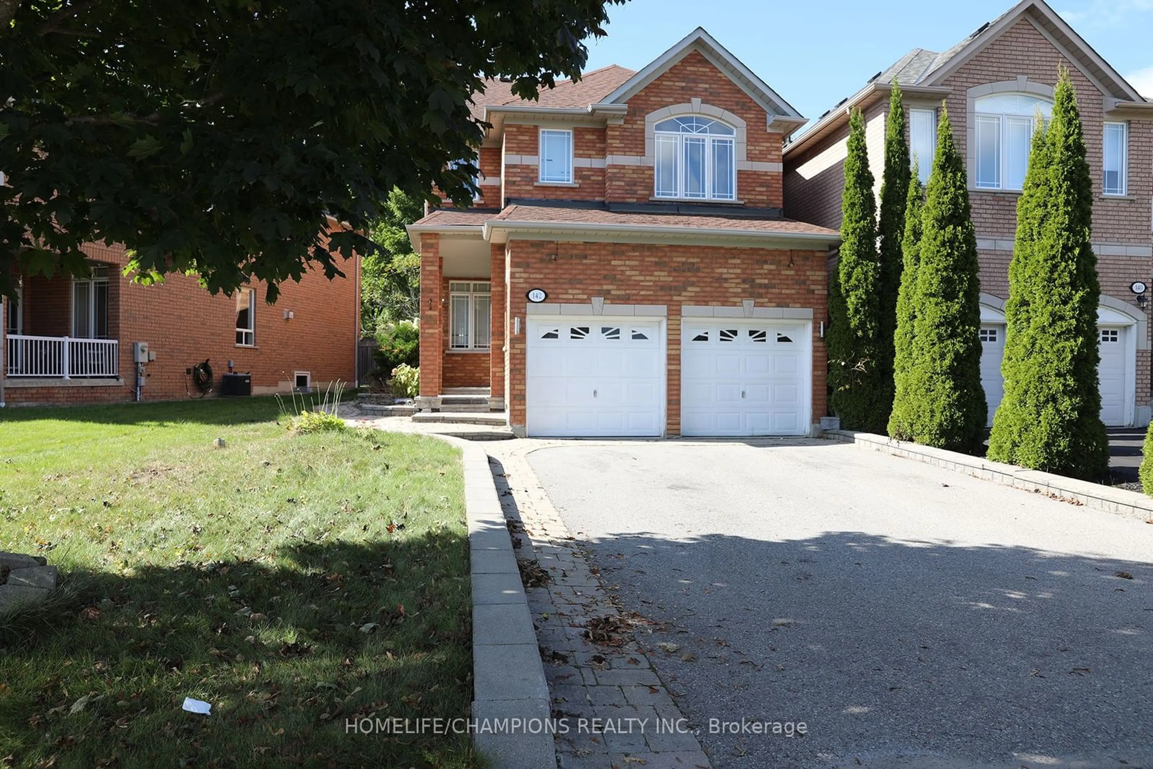 Home with brick exterior material for 142 Estate Garden Ave, Richmond Hill Ontario L4E 3X8