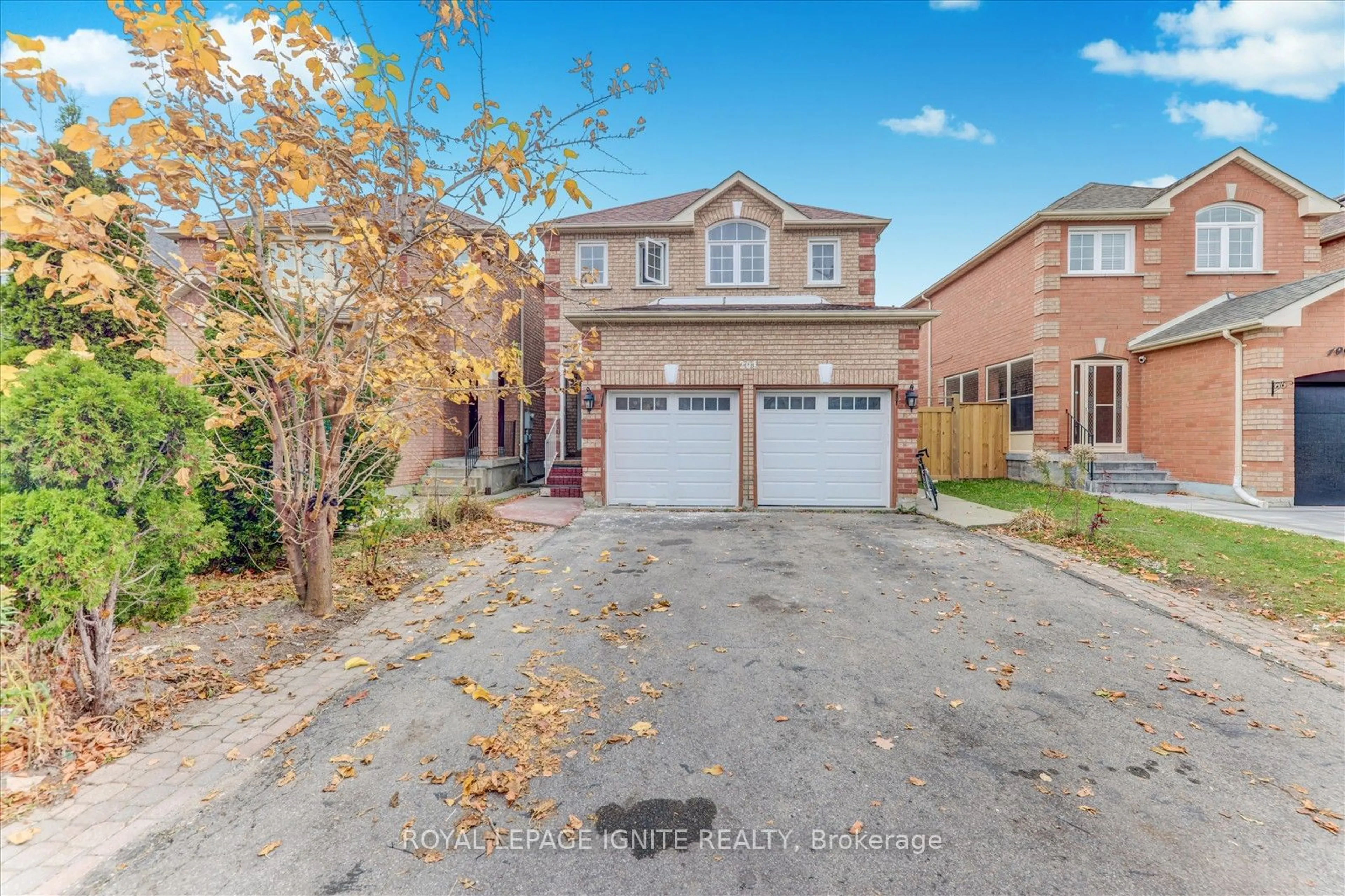 Home with brick exterior material for 201 Sophia Rd, Markham Ontario L3S 4C5