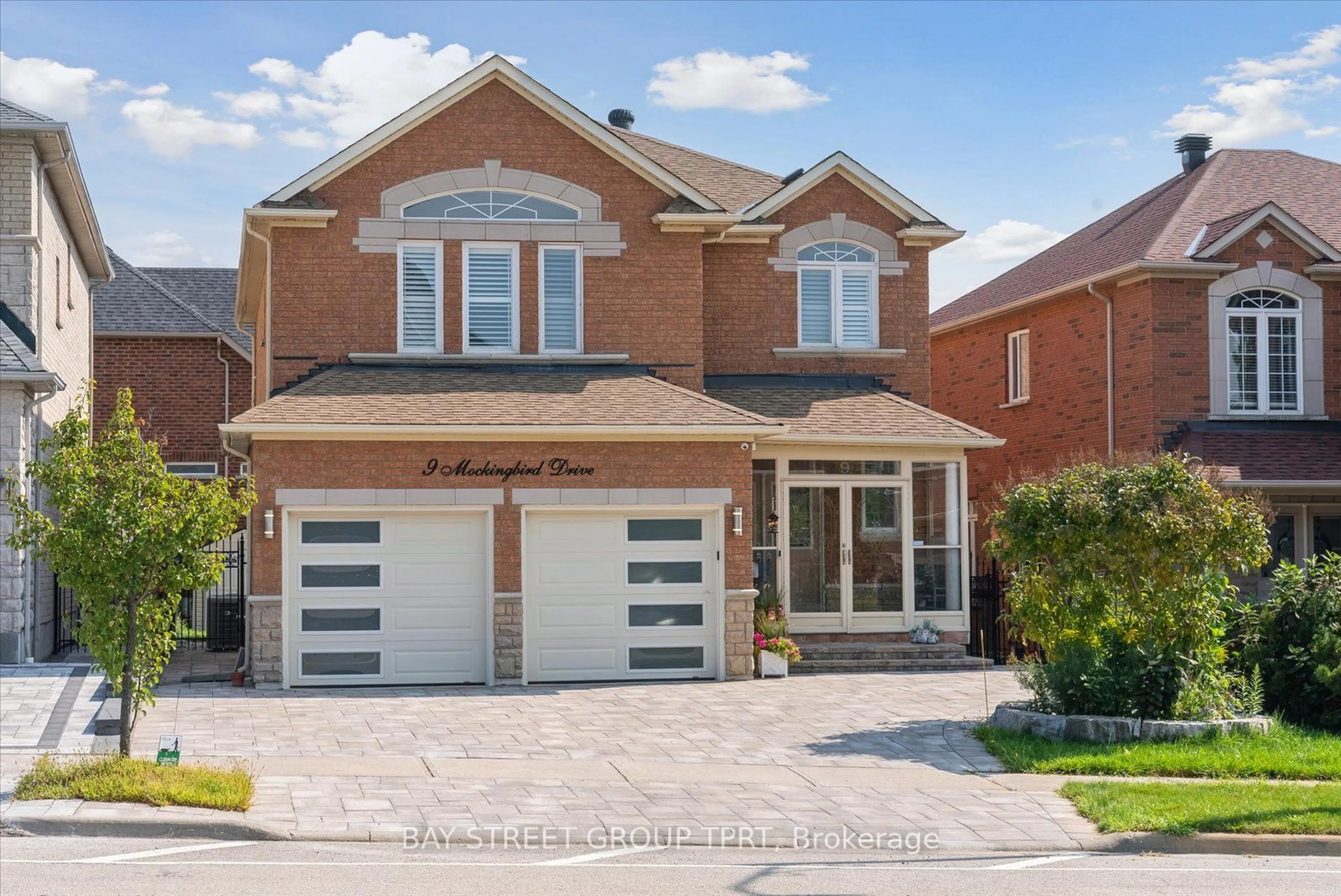 Home with brick exterior material for 9 Mockingbird Dr, Richmond Hill Ontario L4E 4L7