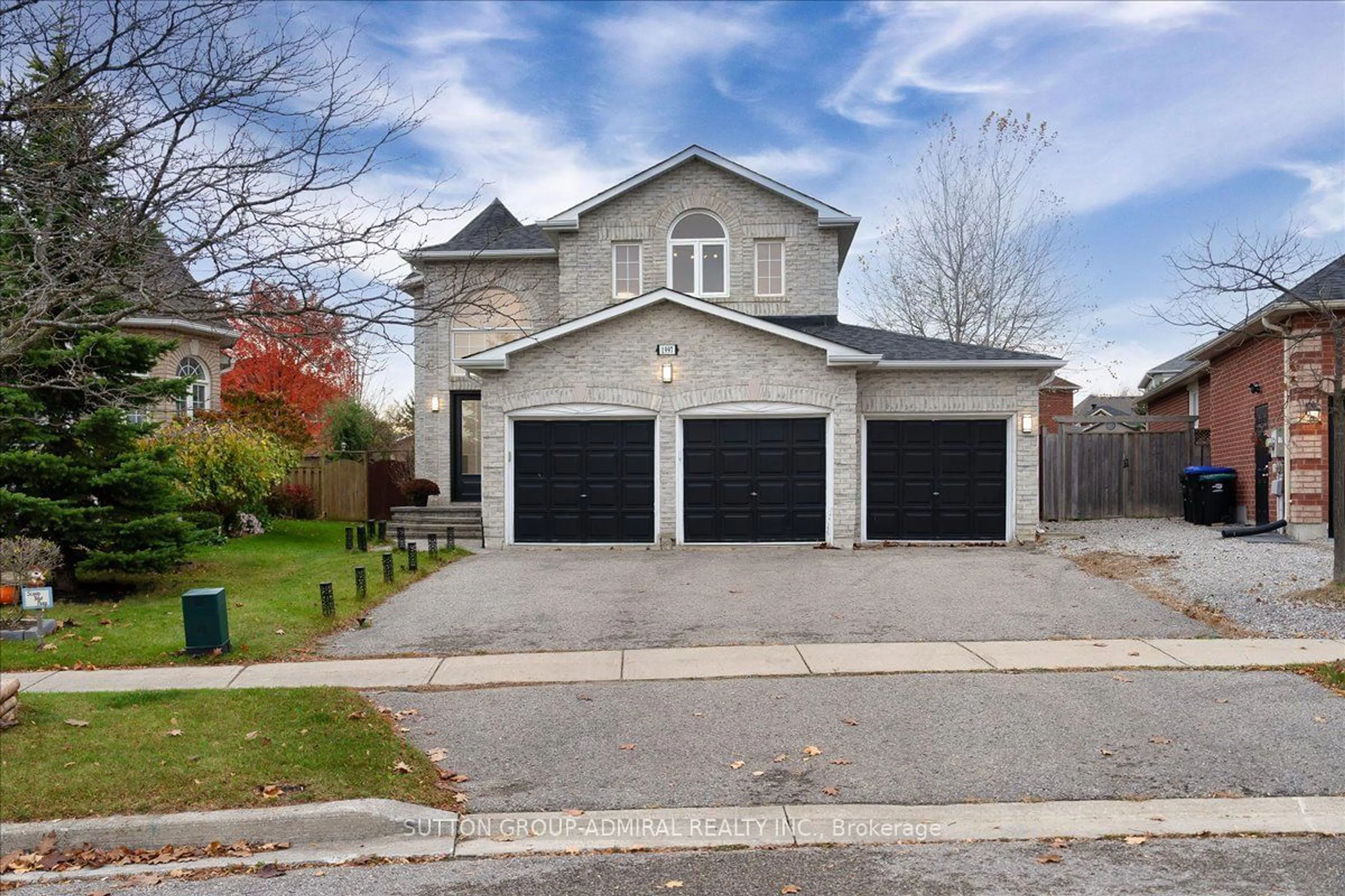 Frontside or backside of a home, the street view for 1997 Romina Crt, Innisfil Ontario L9S 4Y1