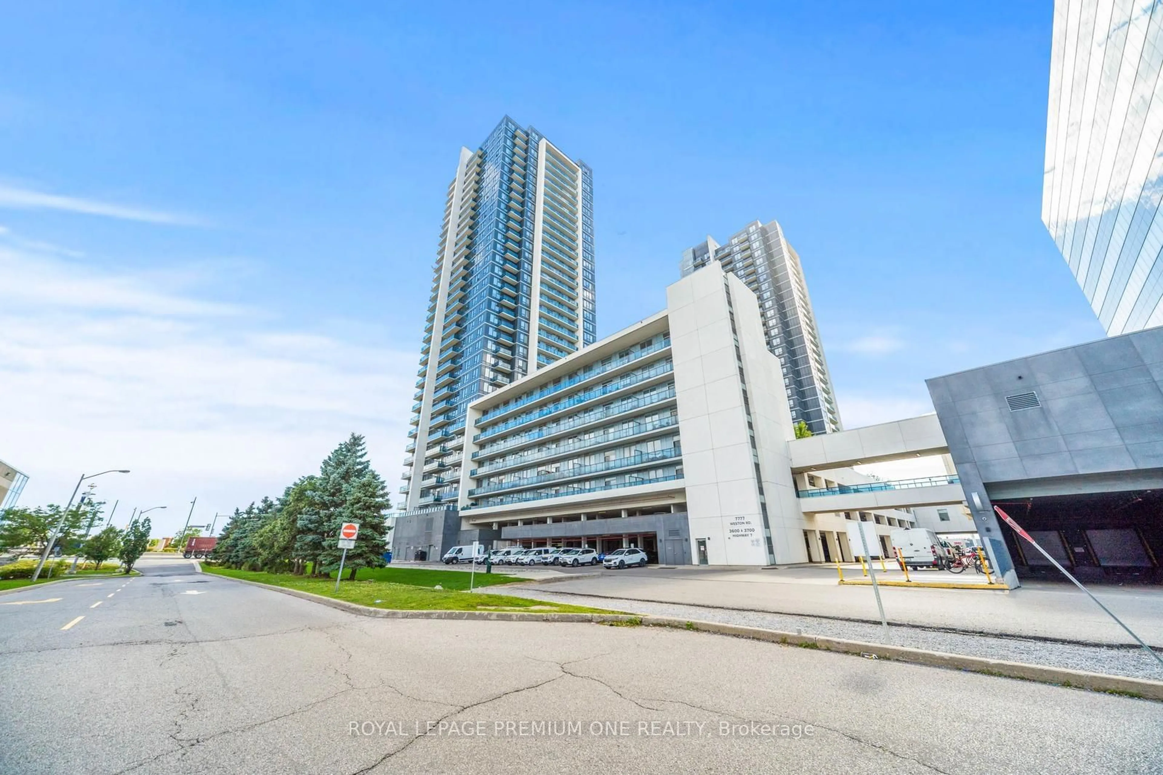 A pic from exterior of the house or condo, the street view for 3600 Highway 7 #804, Vaughan Ontario L4L 0G7