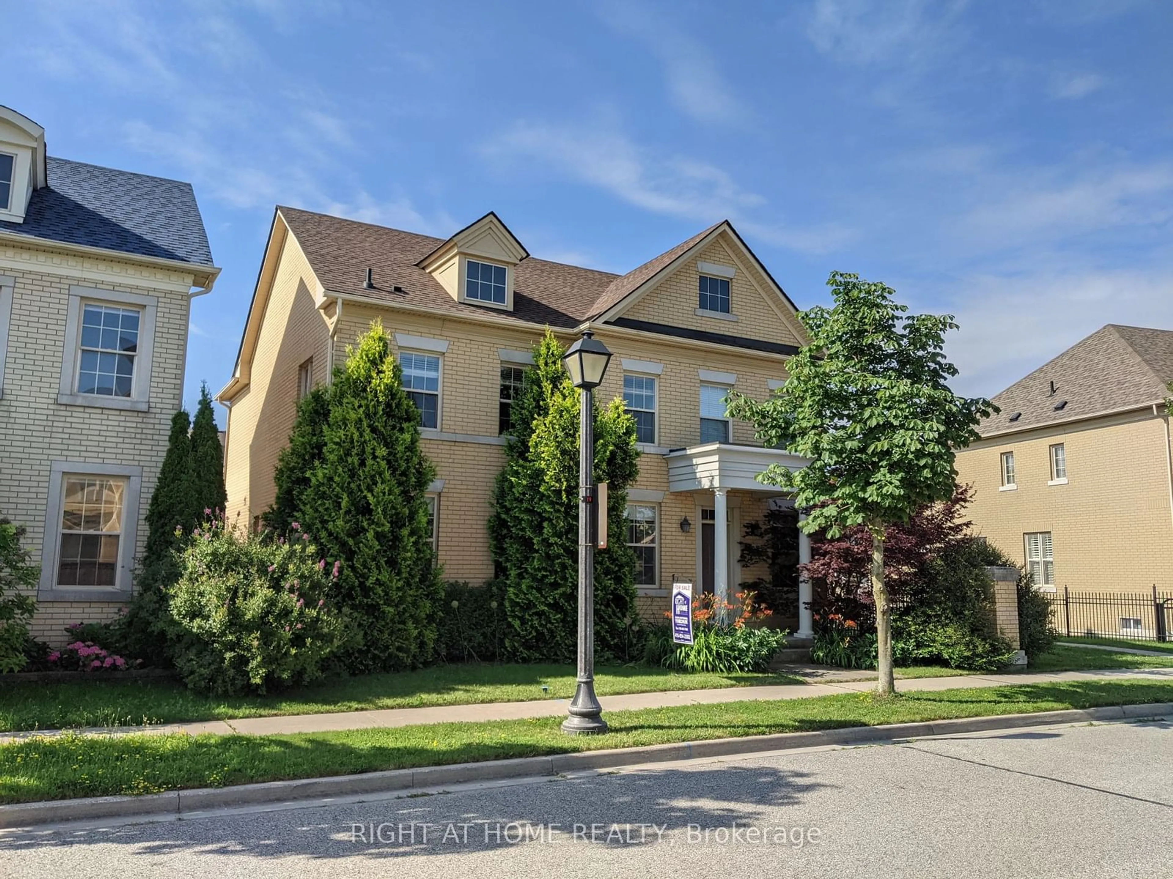 A pic from exterior of the house or condo, the street view for 19 Charity Cres, Markham Ontario L6C 0A6