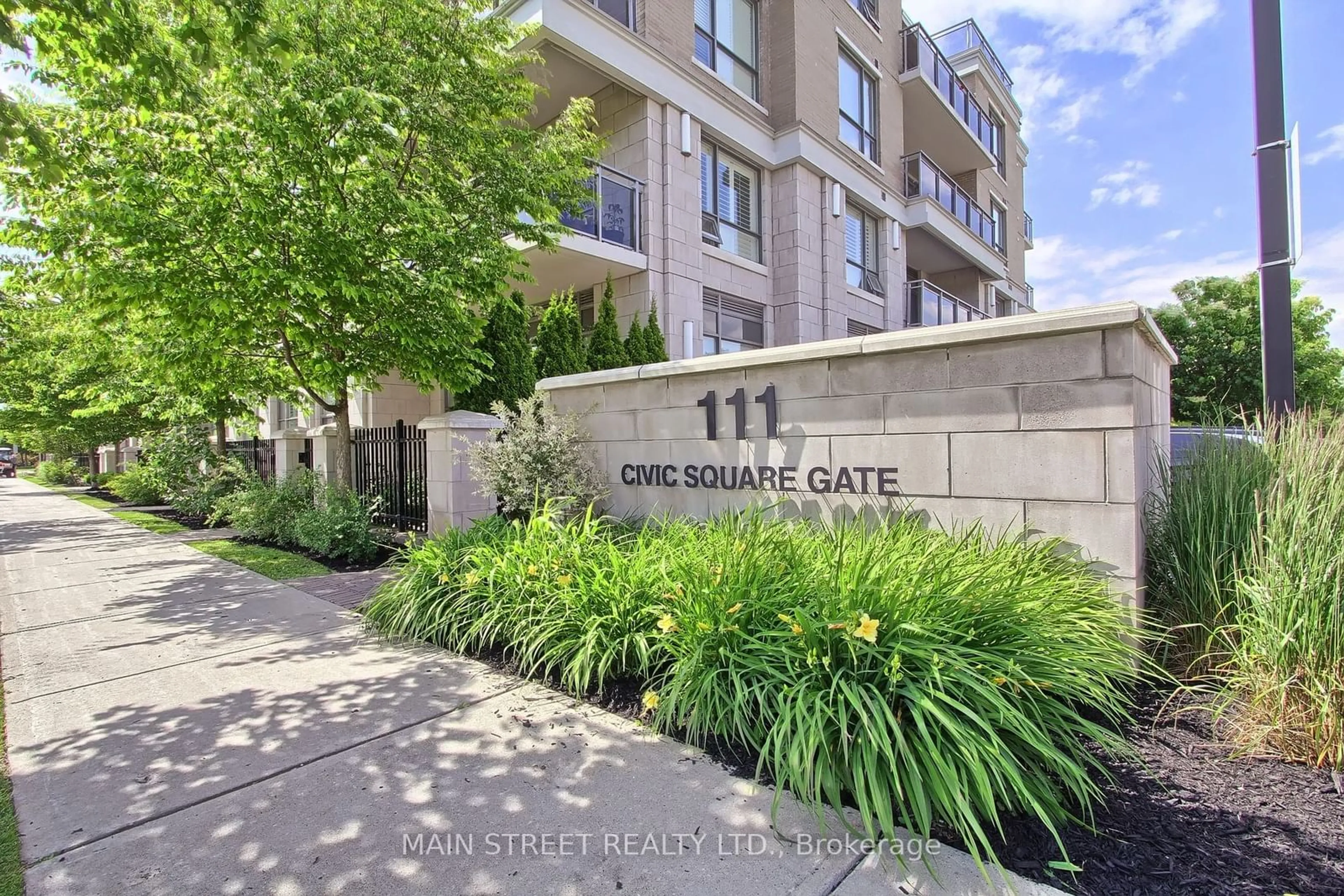 A pic from exterior of the house or condo, the street view for 111 Civic Square Gate #228, Aurora Ontario L4G 0S6