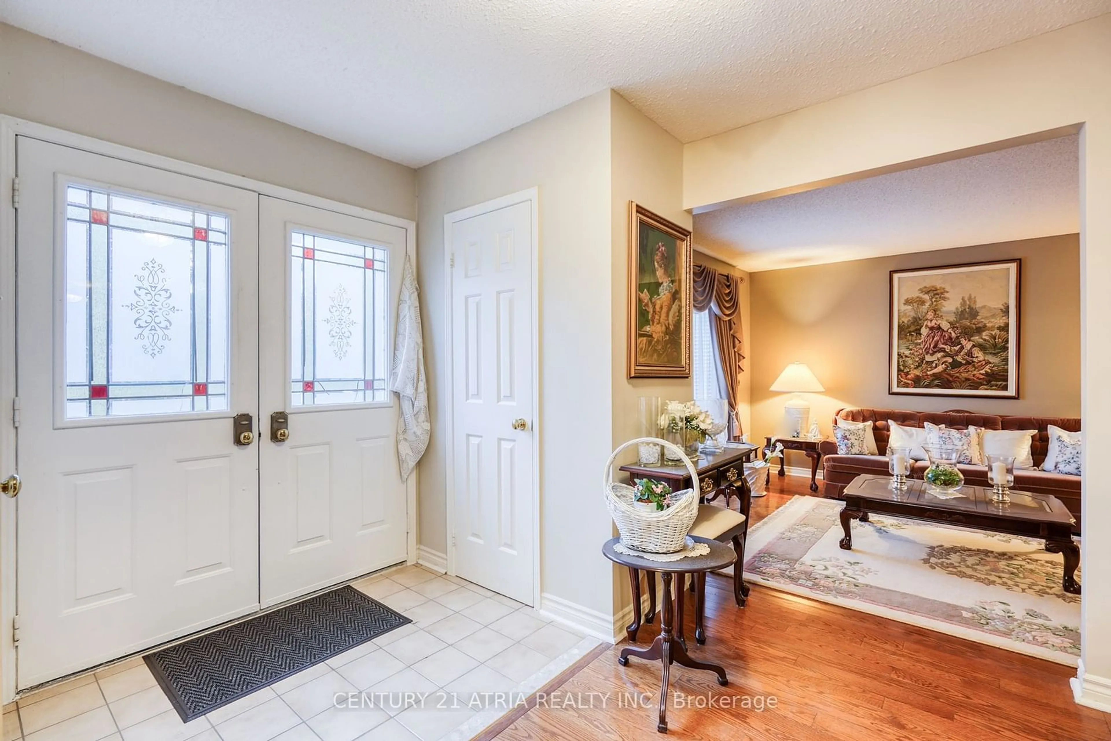 Indoor entryway, wood floors for 49 Kerrigan Cres, Markham Ontario L3R 7T6