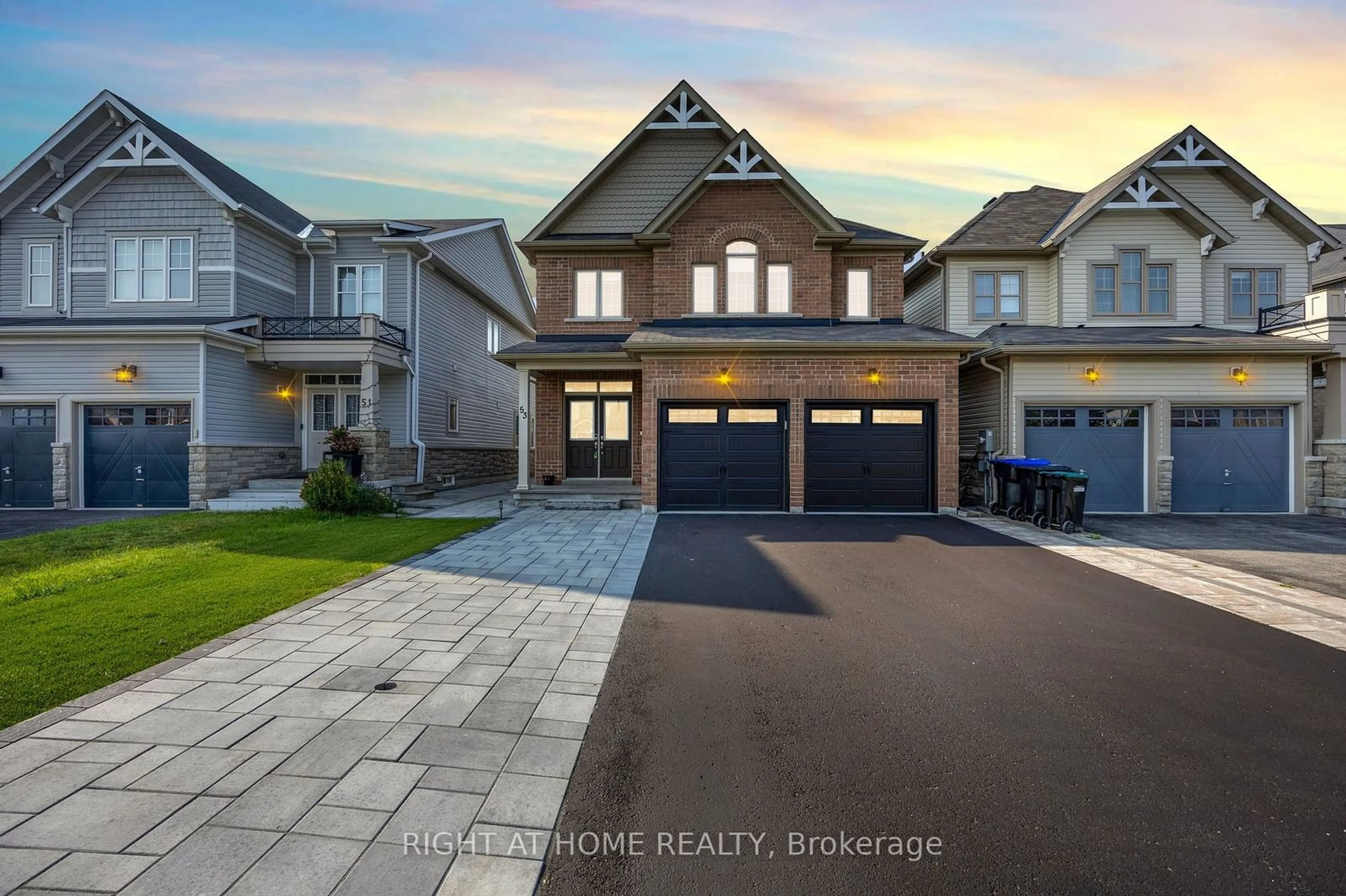 Frontside or backside of a home, the street view for 53 DECAROLIS Cres, Essa Ontario L3W 0B2