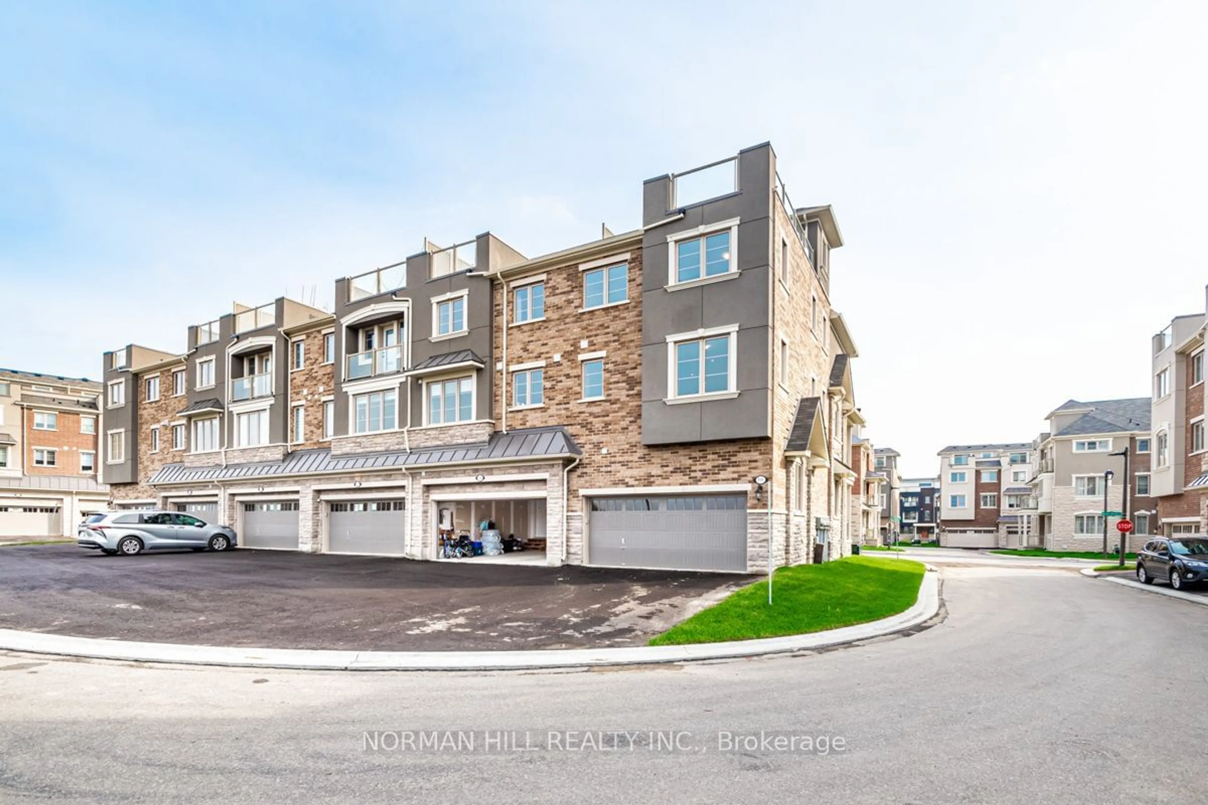 A pic from exterior of the house or condo, the street view for 16 Bruce Boyd Dr, Markham Ontario L6B 1A8