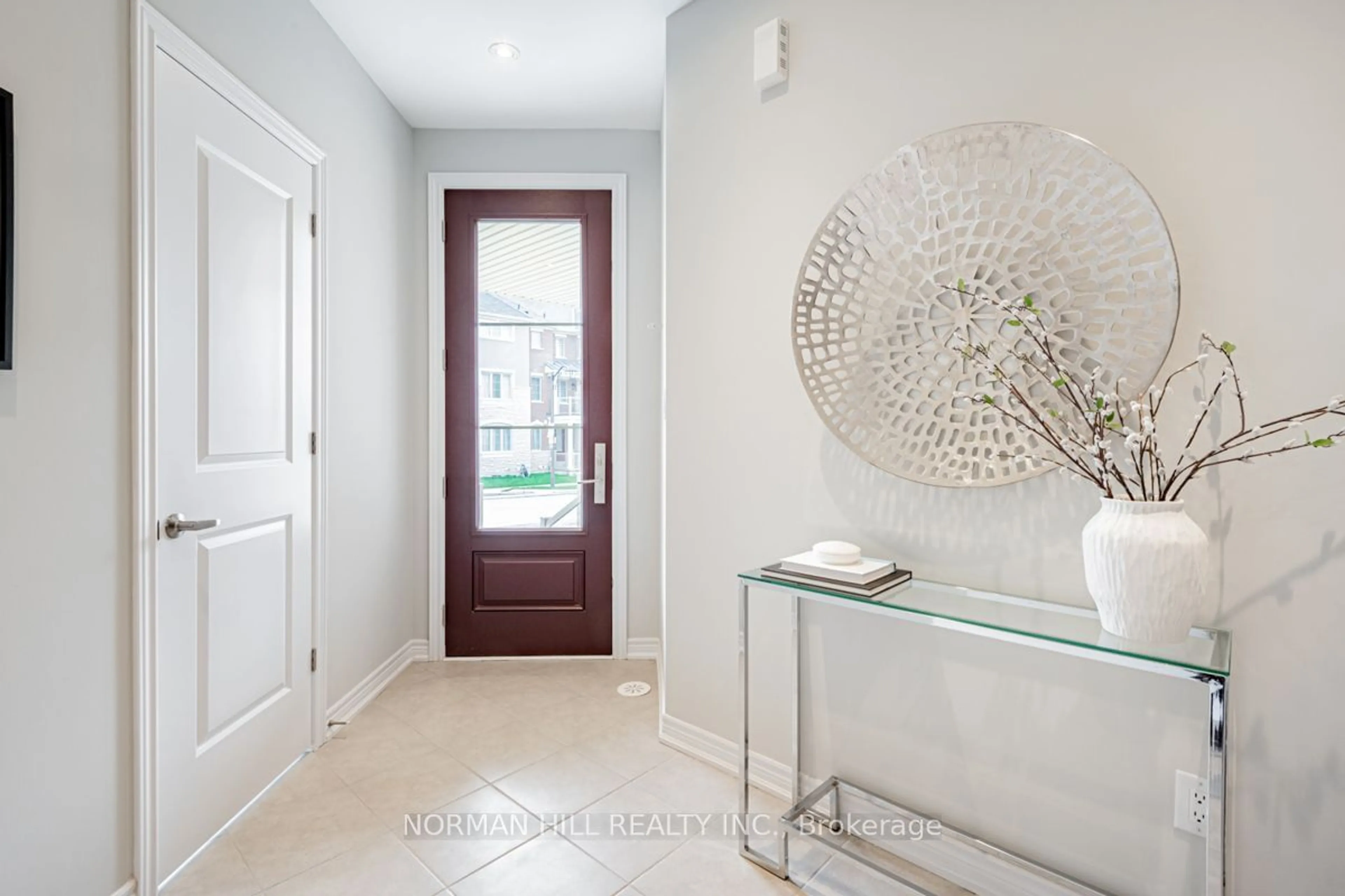 Indoor entryway, wood floors for 16 Bruce Boyd Dr, Markham Ontario L6B 1A8