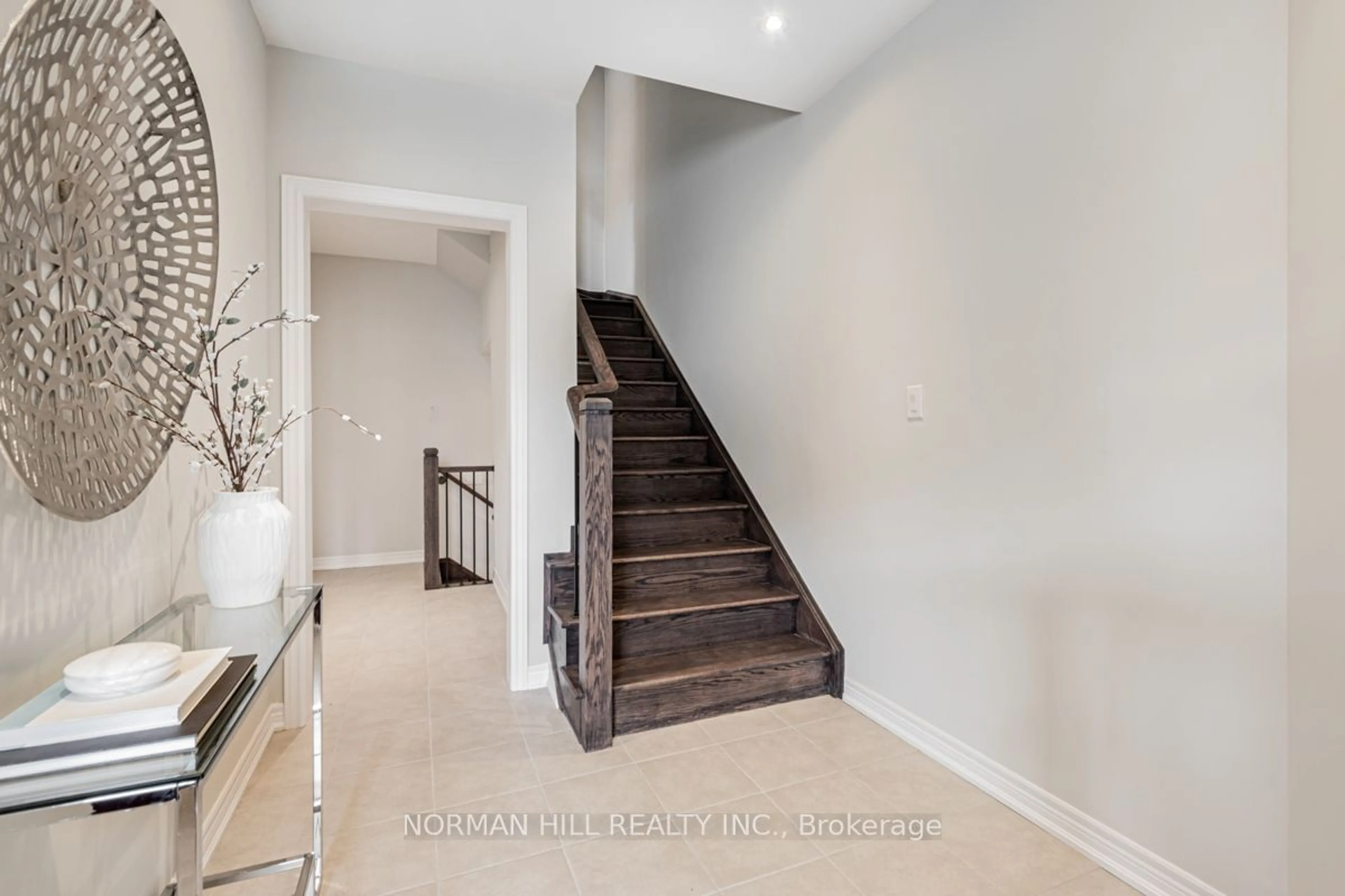 Stairs for 16 Bruce Boyd Dr, Markham Ontario L6B 1A8