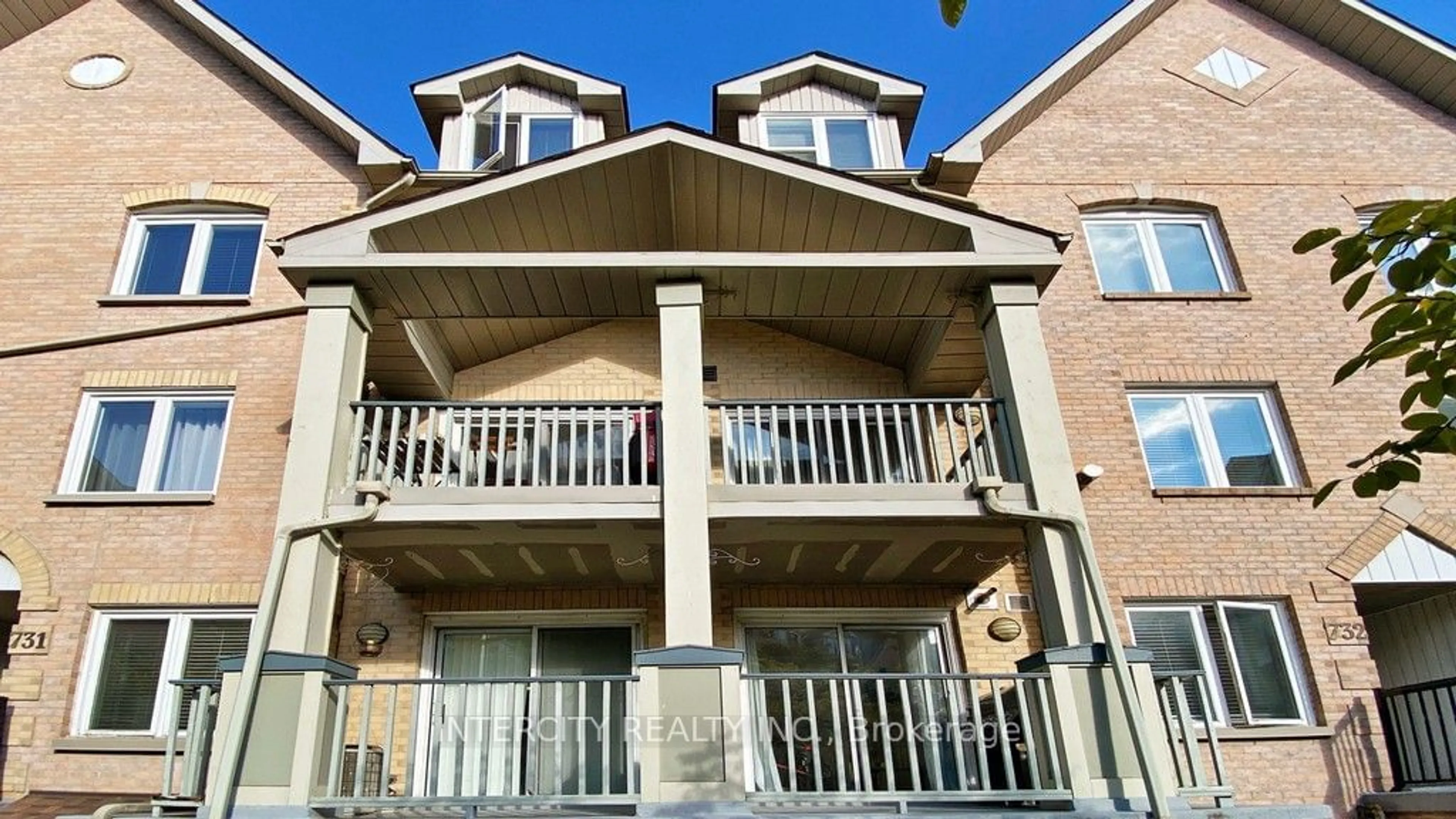 A pic from exterior of the house or condo, the front or back of building for 75 Weldrick Rd #731, Richmond Hill Ontario L4C 0H9