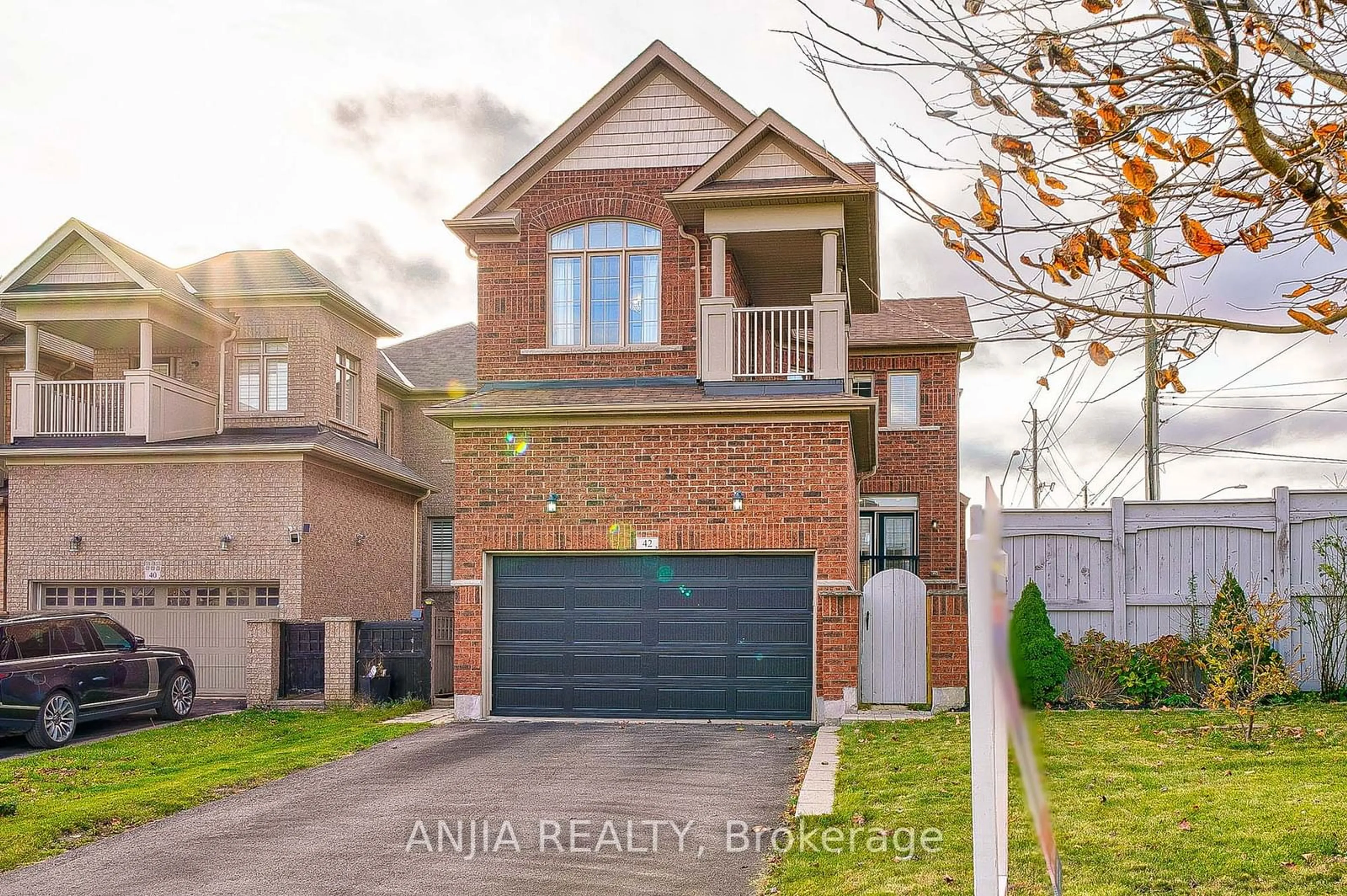 Home with brick exterior material for 42 Jocada Crt, Richmond Hill Ontario L4E 0Z5