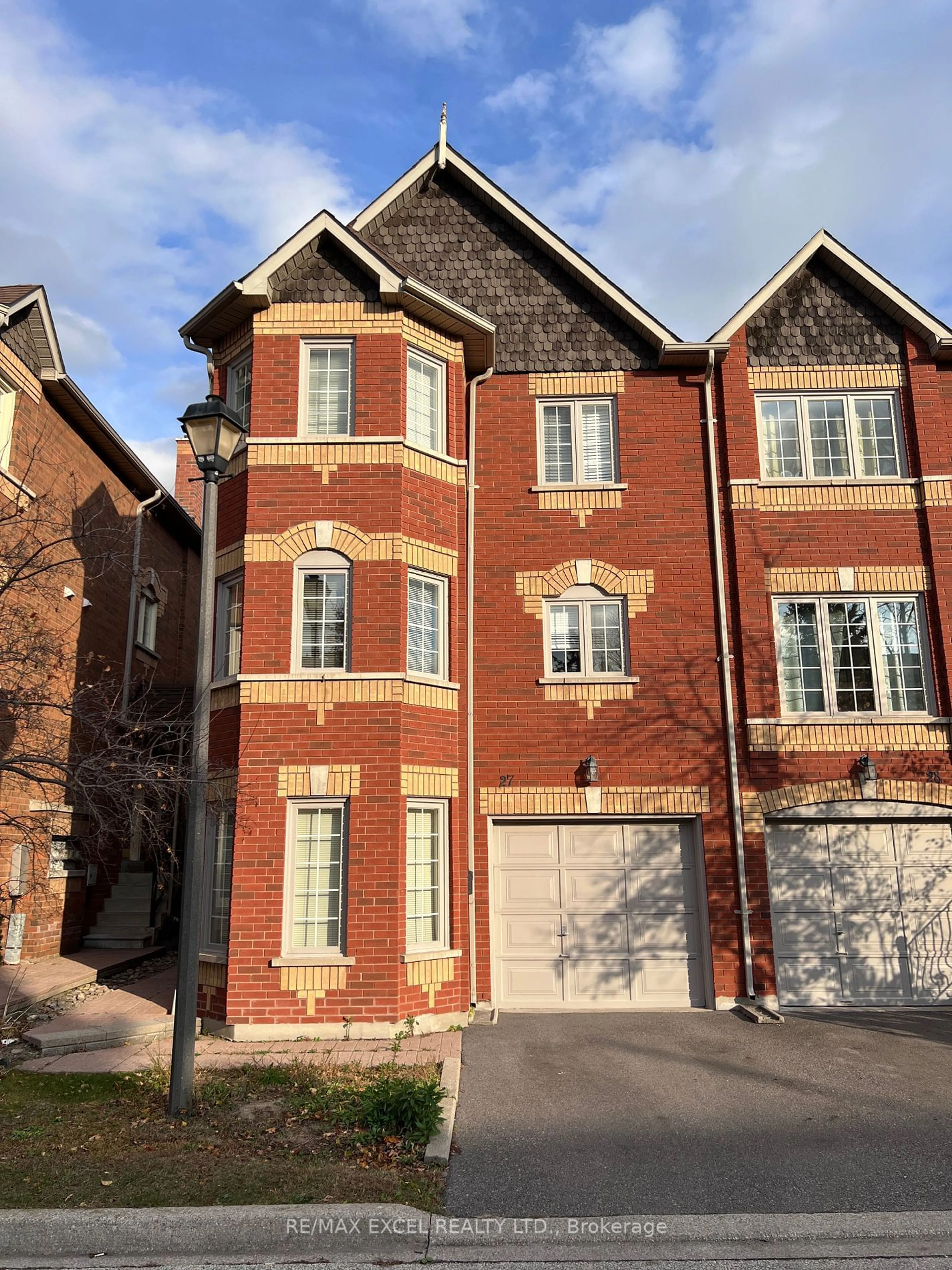 Home with brick exterior material for 95 Weldrick Rd #27, Richmond Hill Ontario L4C 0H6