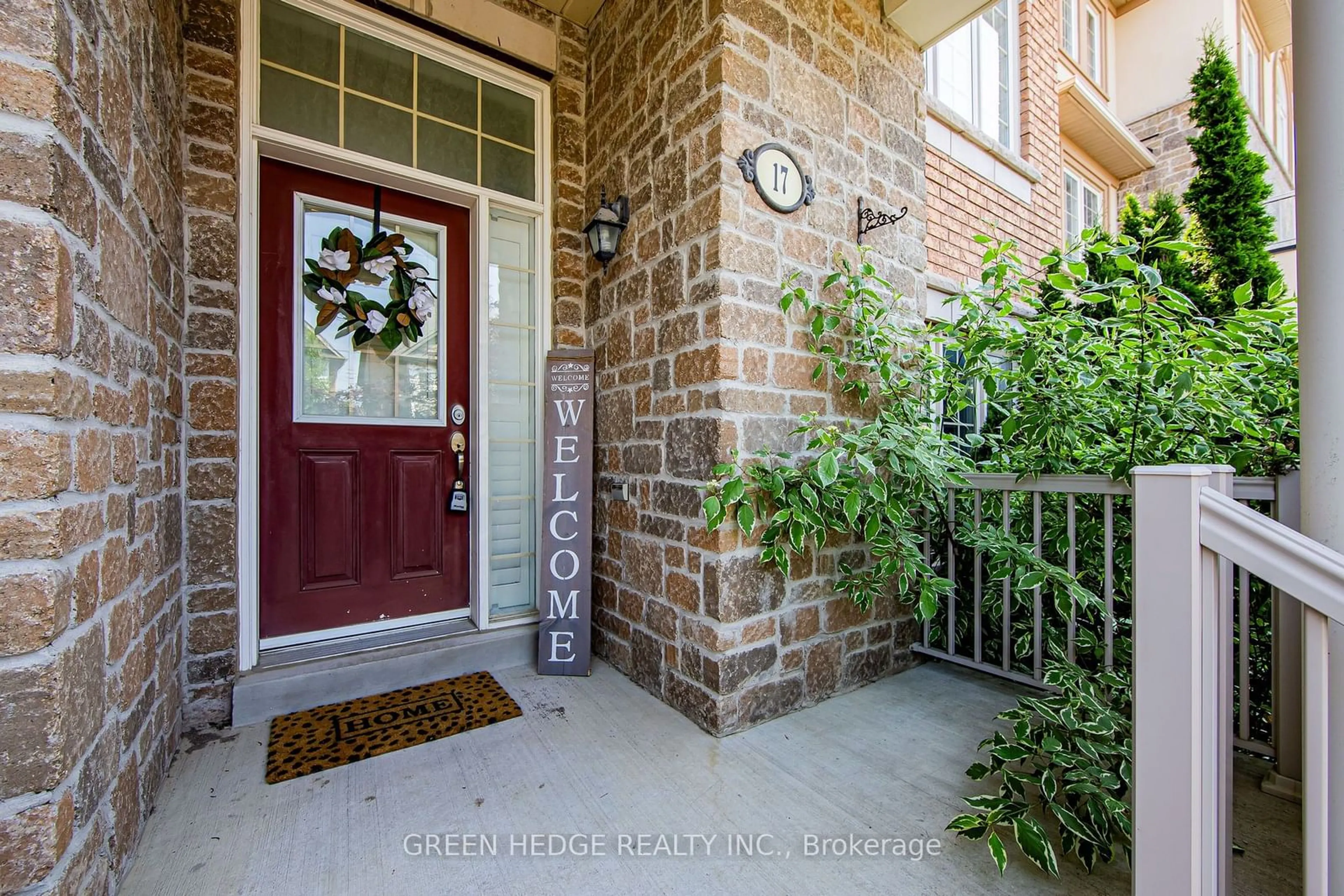 Indoor entryway, wood floors for 17 Ivy Stone Crt, Markham Ontario L6B 1H6