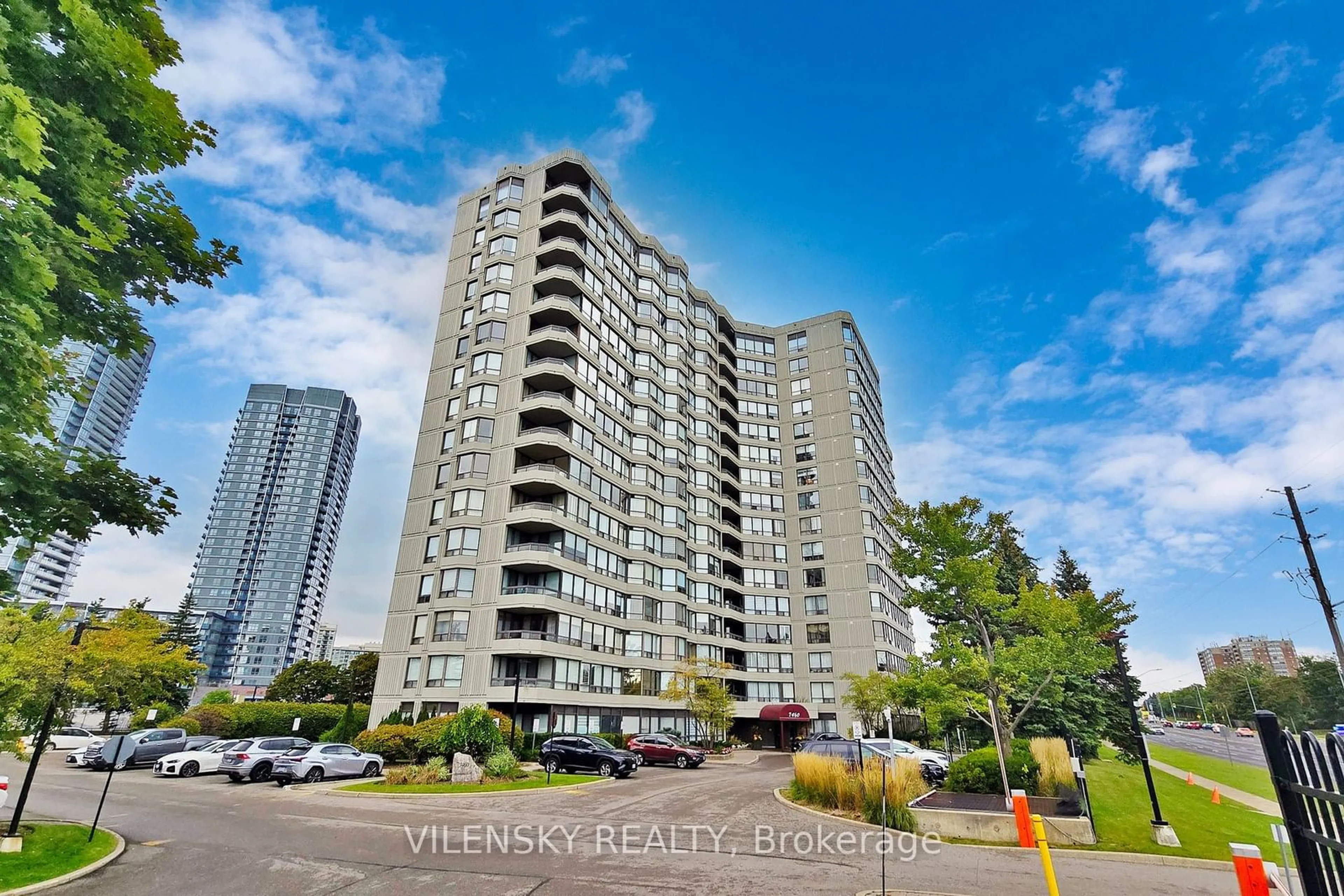 A pic from exterior of the house or condo, the front or back of building for 7460 Bathurst St #514, Vaughan Ontario L4J 7K9