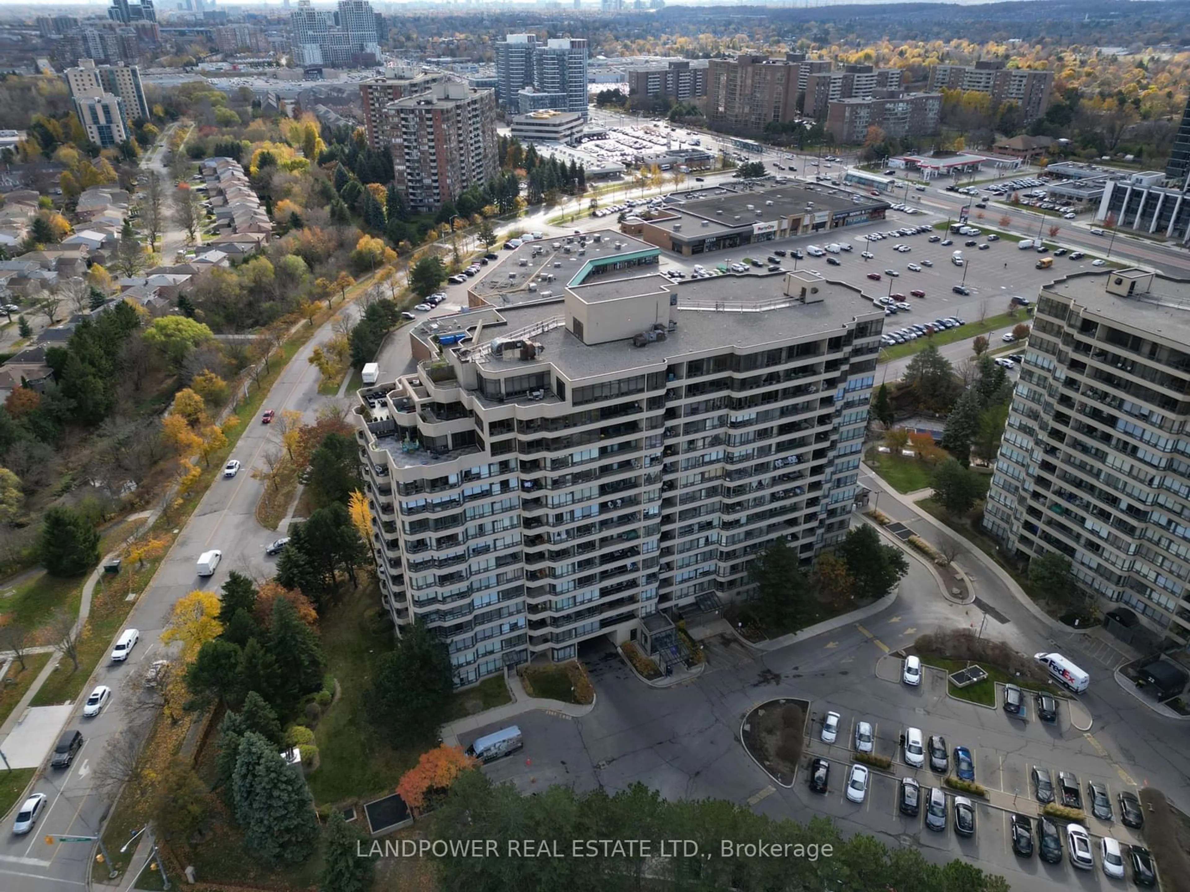 A pic from exterior of the house or condo, the view of city buildings for 32 Clarissa Dr #1027, Richmond Hill Ontario L4C 9R7