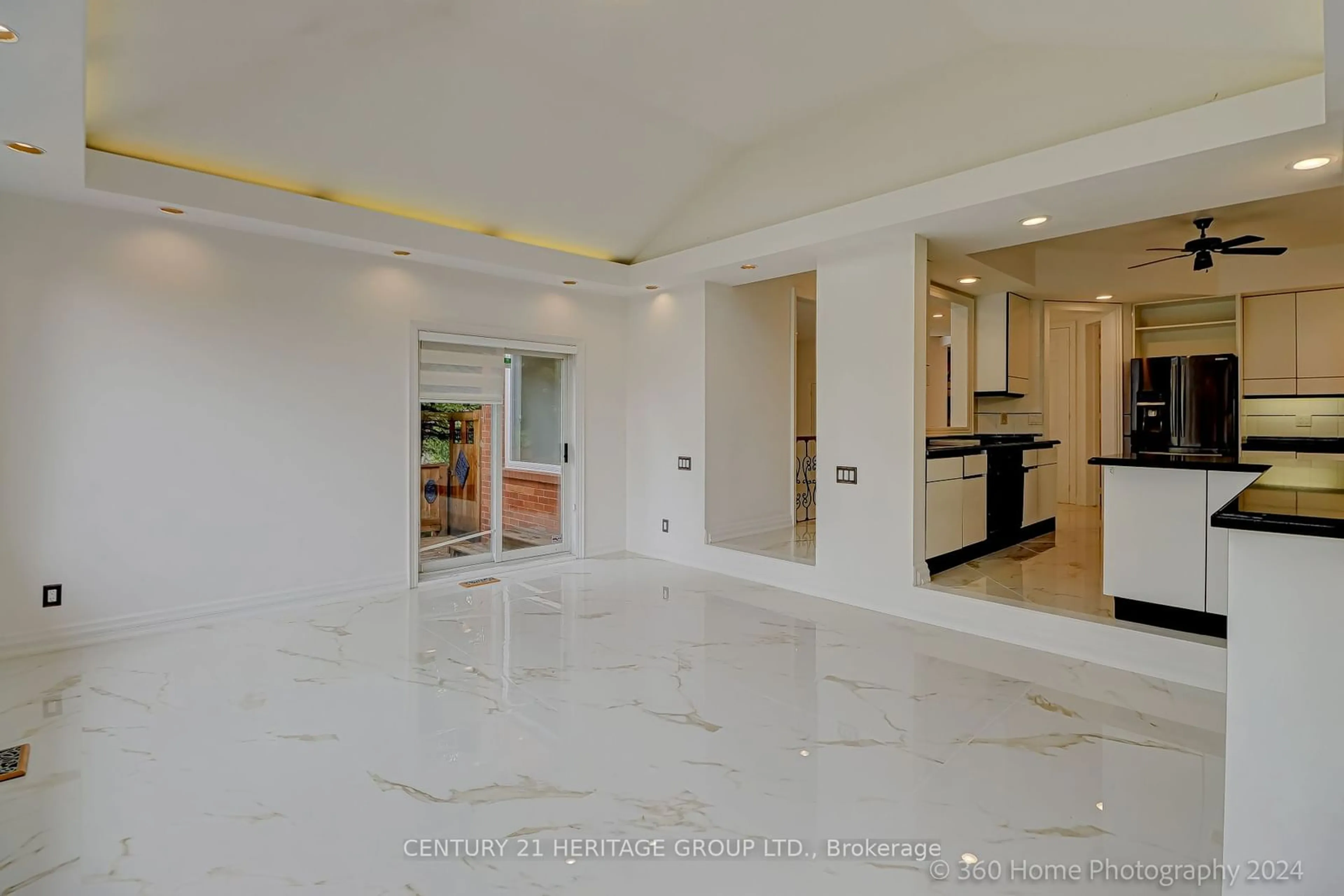 Indoor foyer, ceramic floors for 49 Gamble St, Vaughan Ontario L4L 1R3