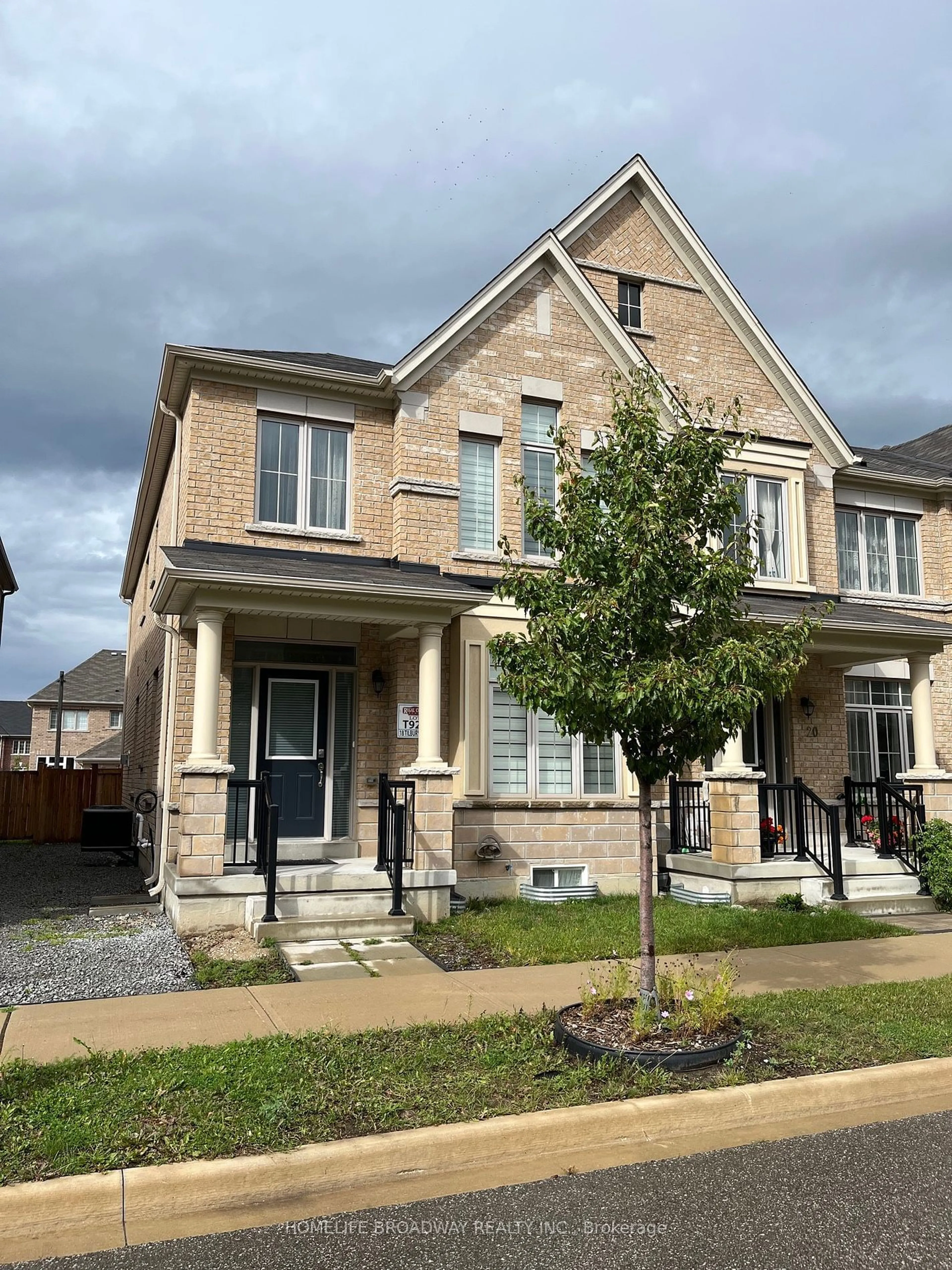 Home with brick exterior material for 18 Tilbury Gate, Markham Ontario L6B 1J1