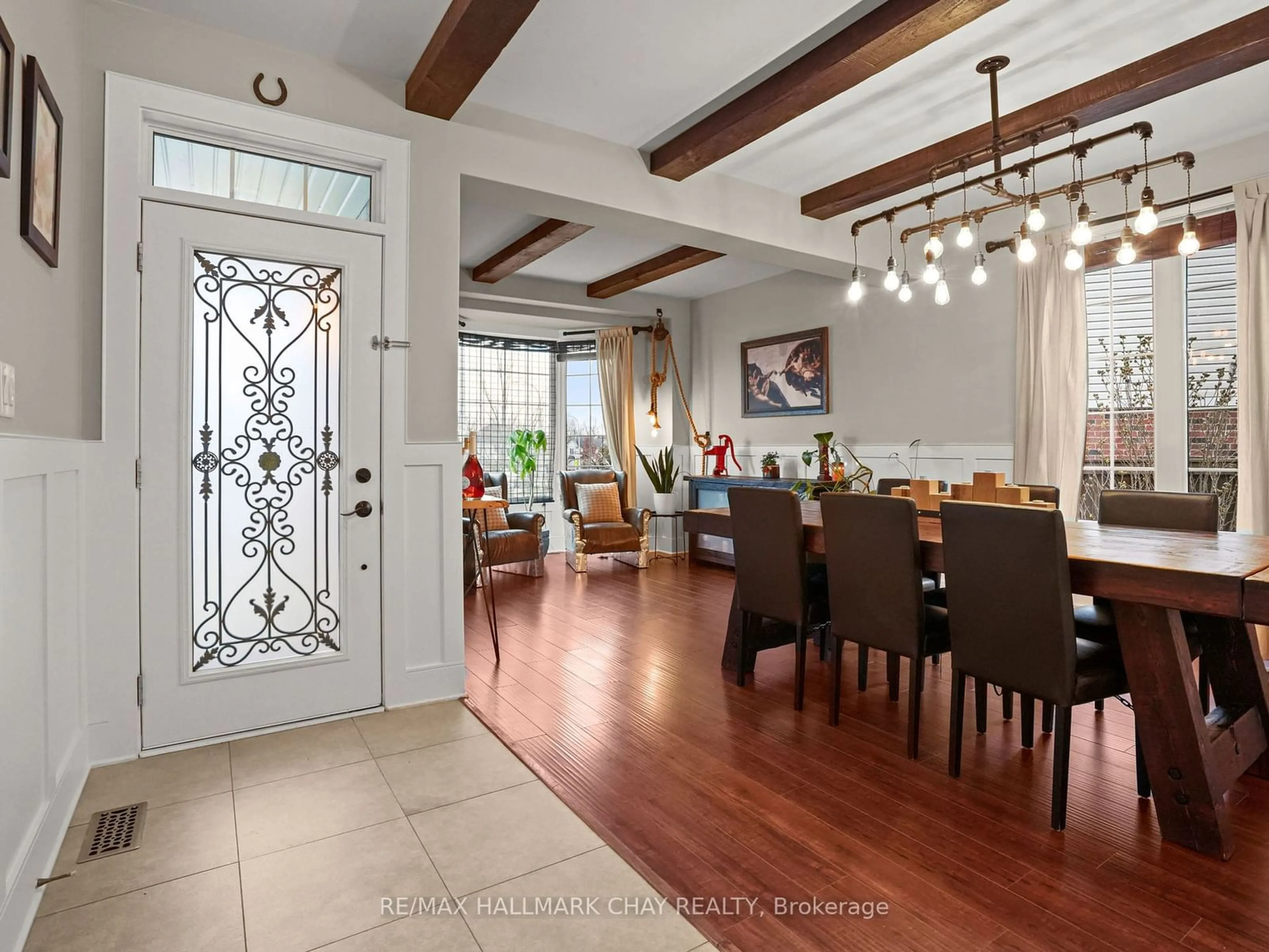 Dining room, wood floors for 57 Ferris Lane, New Tecumseth Ontario L9R 0J3