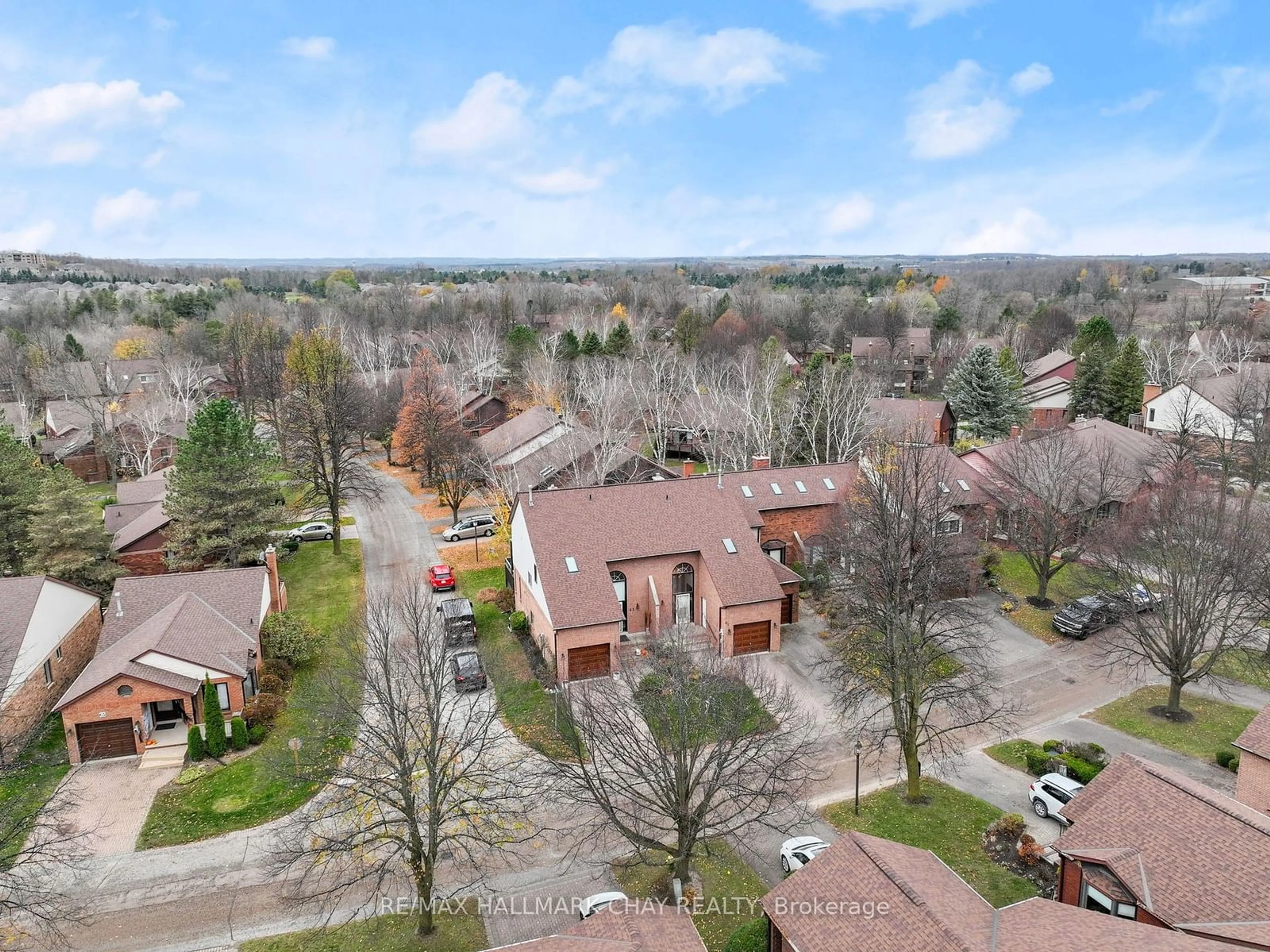 Frontside or backside of a home, the street view for 61 Green Briar Rd, New Tecumseth Ontario L9R 1R6