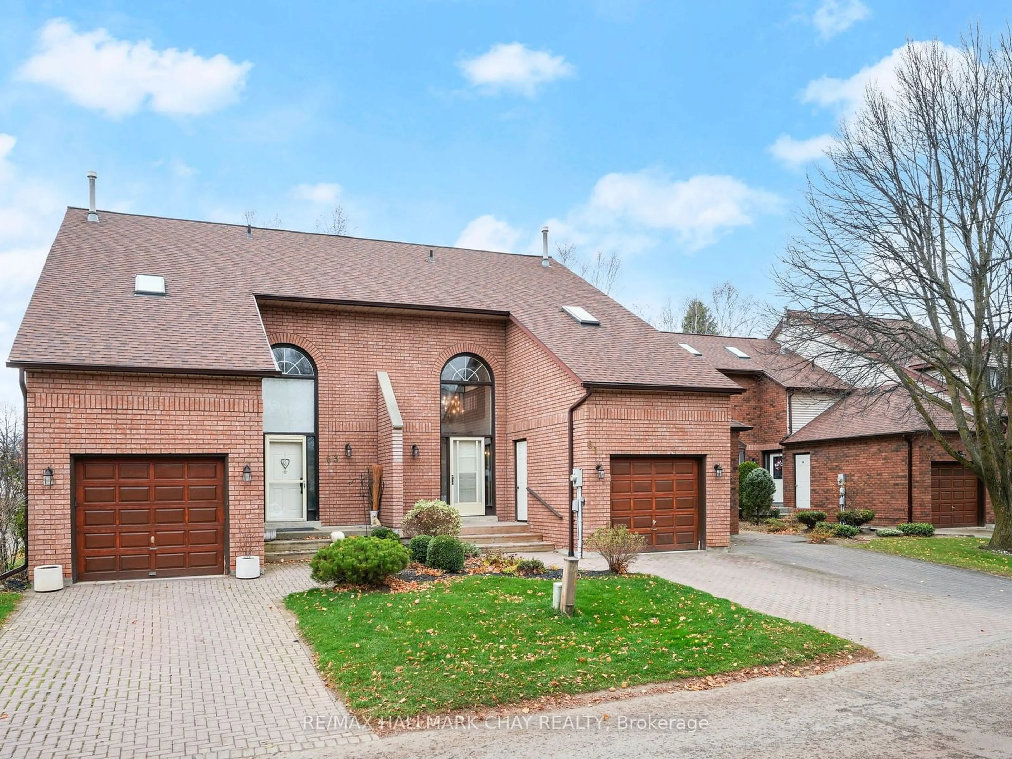 Home with brick exterior material for 61 Green Briar Rd, New Tecumseth Ontario L9R 1R6