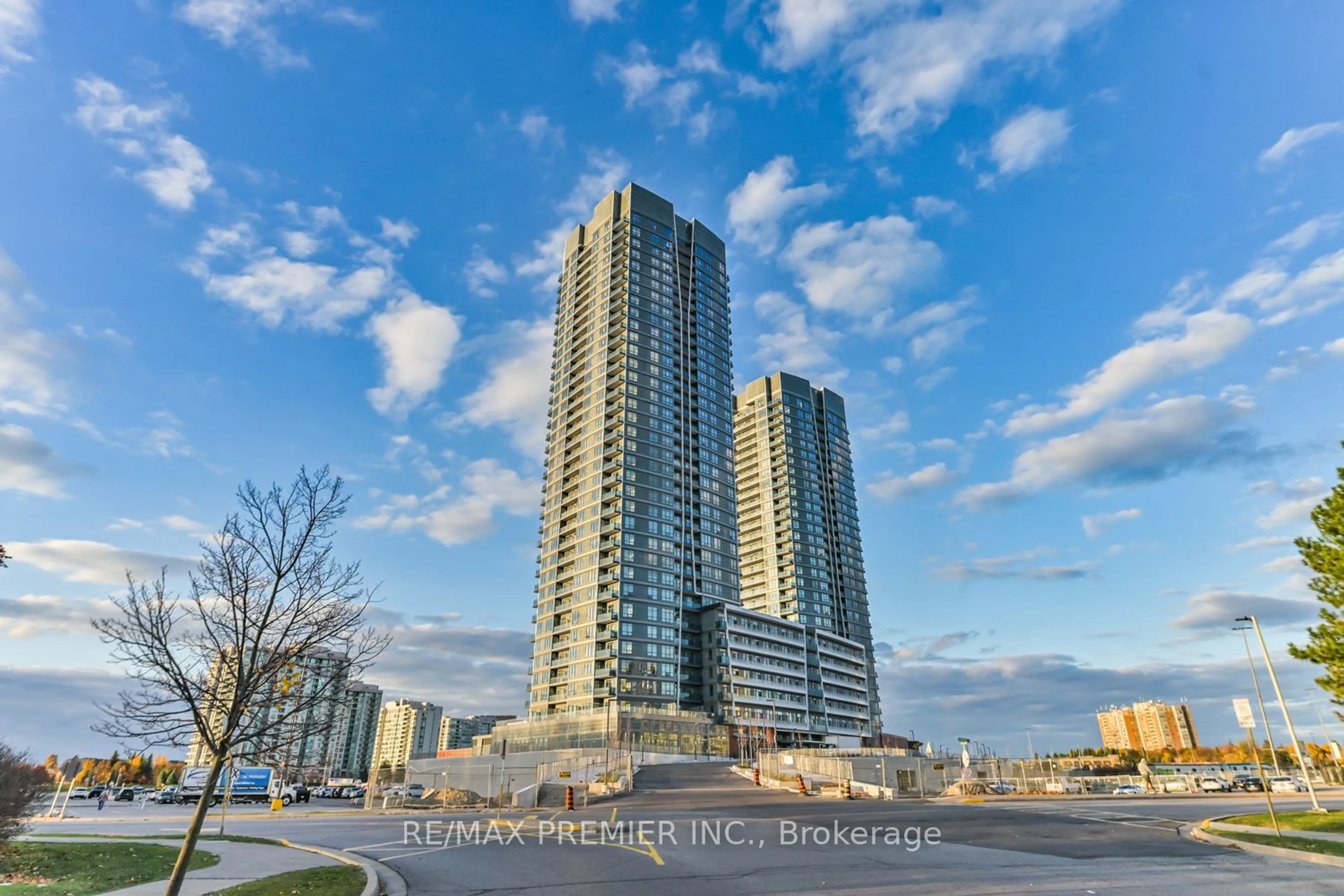 A pic from exterior of the house or condo, the view of city buildings for 30 Upper Mall Way #A-1502, Vaughan Ontario L4J 0L7