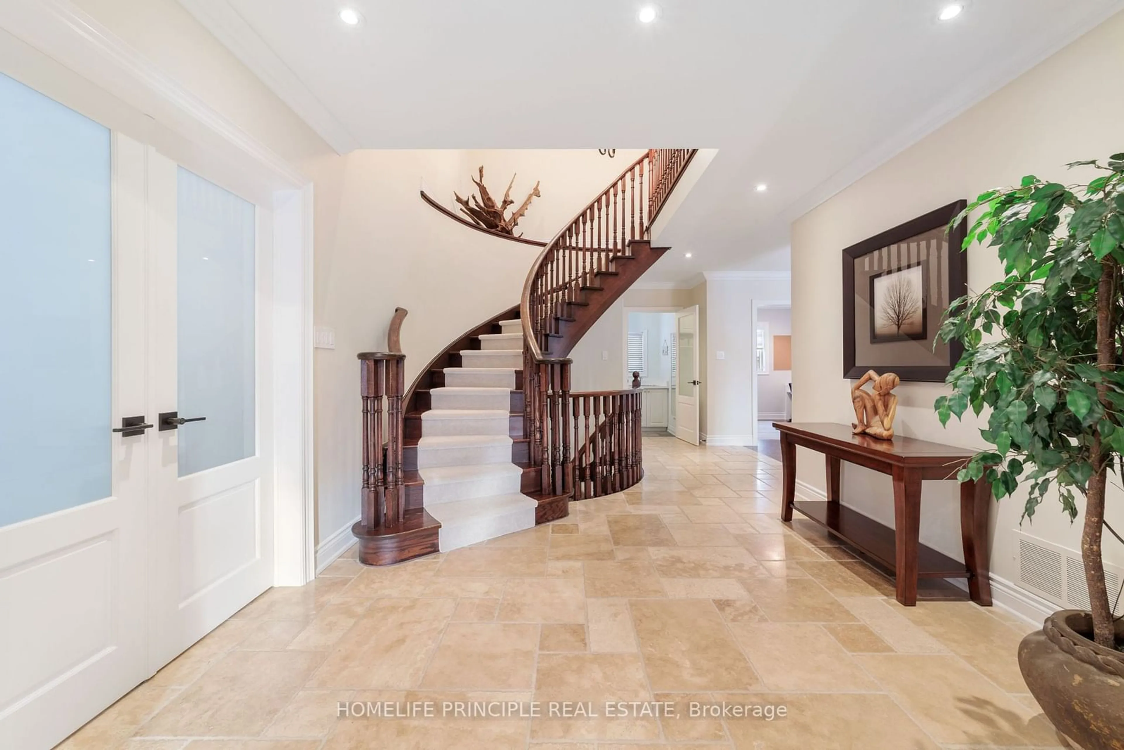 Indoor foyer, wood floors for 510 Westridge Dr, Vaughan Ontario L0J 1C0