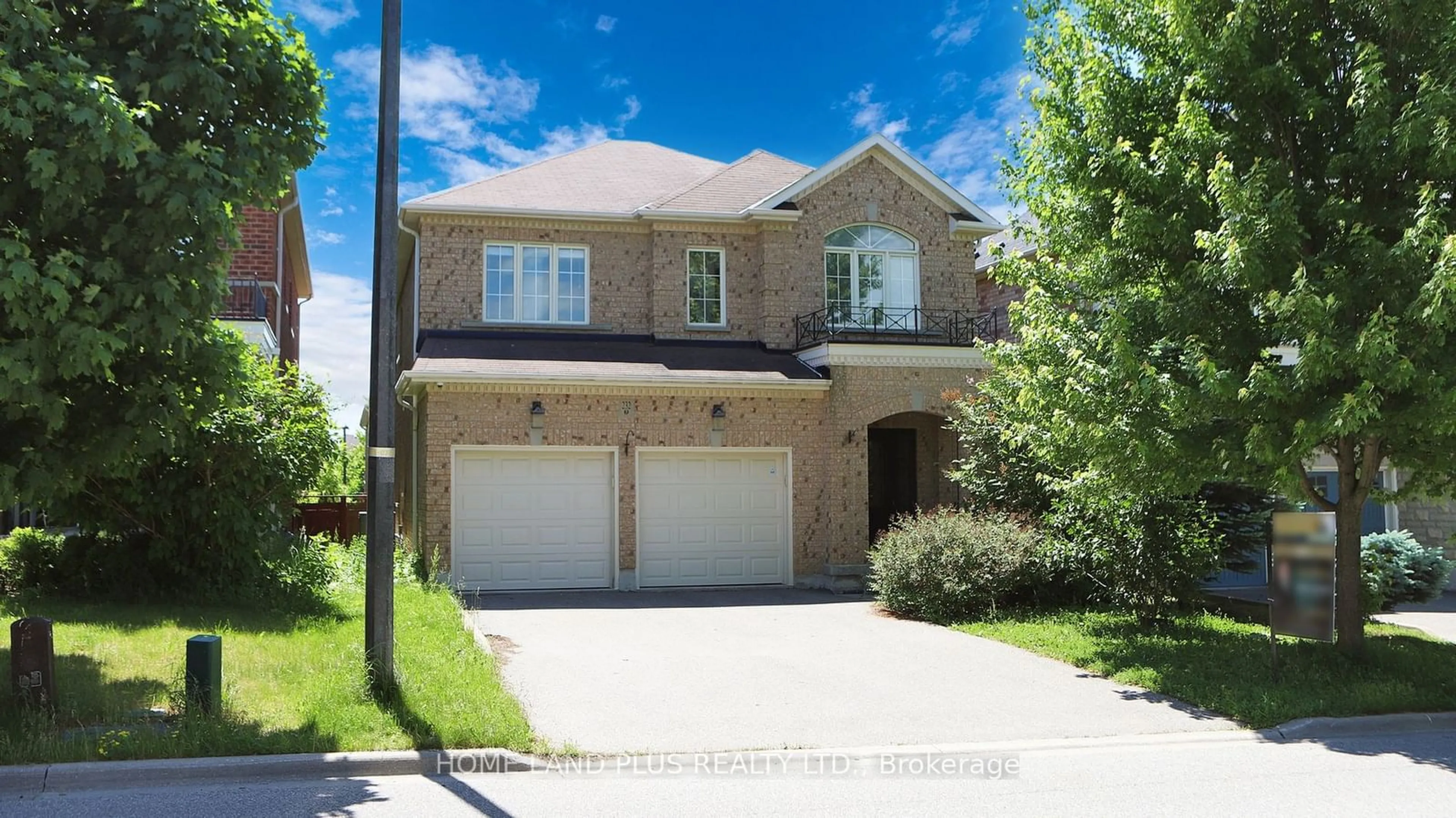 A pic from exterior of the house or condo, the street view for 232 Shale Cres, Vaughan Ontario L6A 4N3