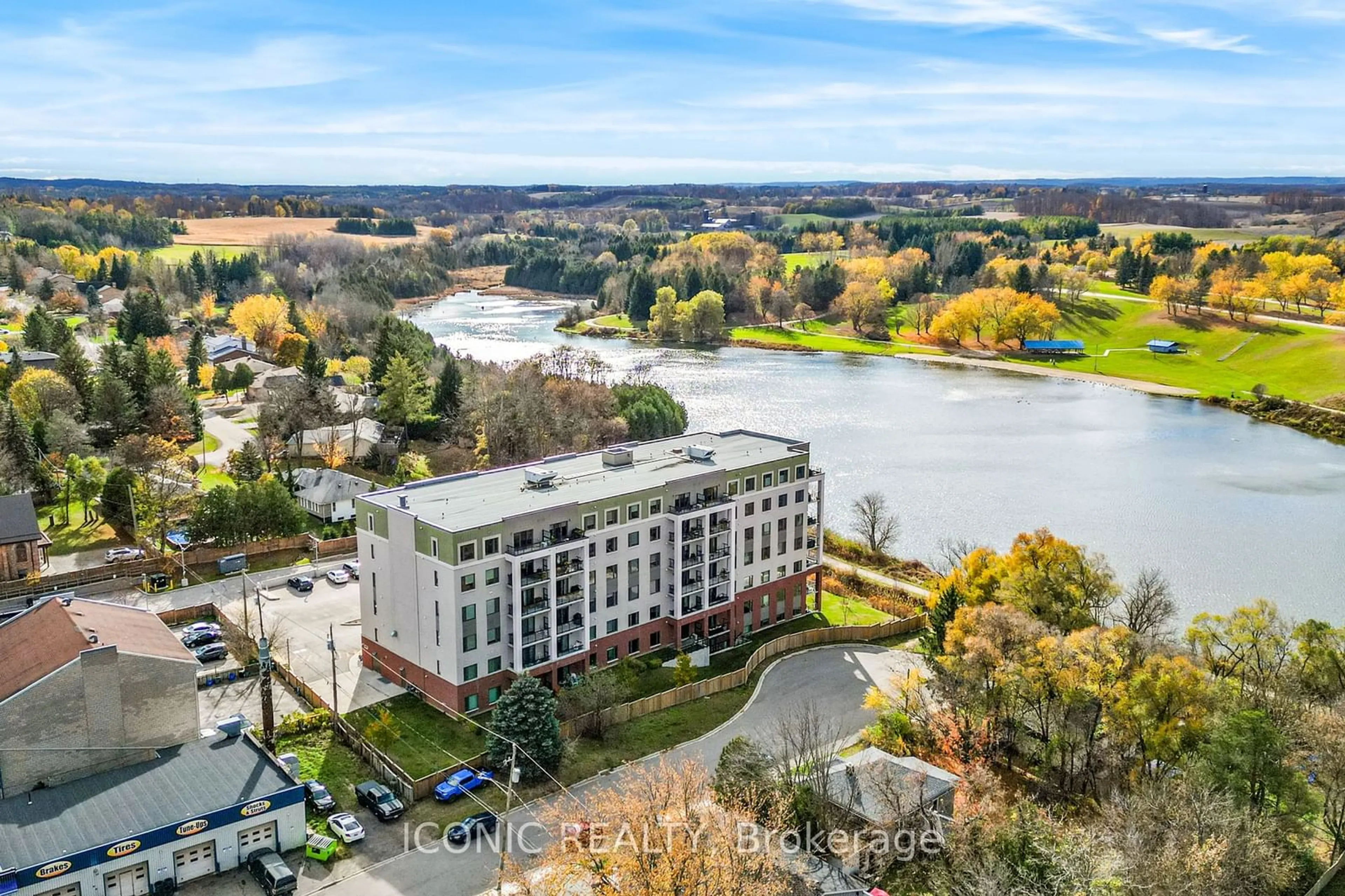 A pic from exterior of the house or condo, the view of lake or river for 64 Queen St #606, New Tecumseth Ontario L0G 1W0