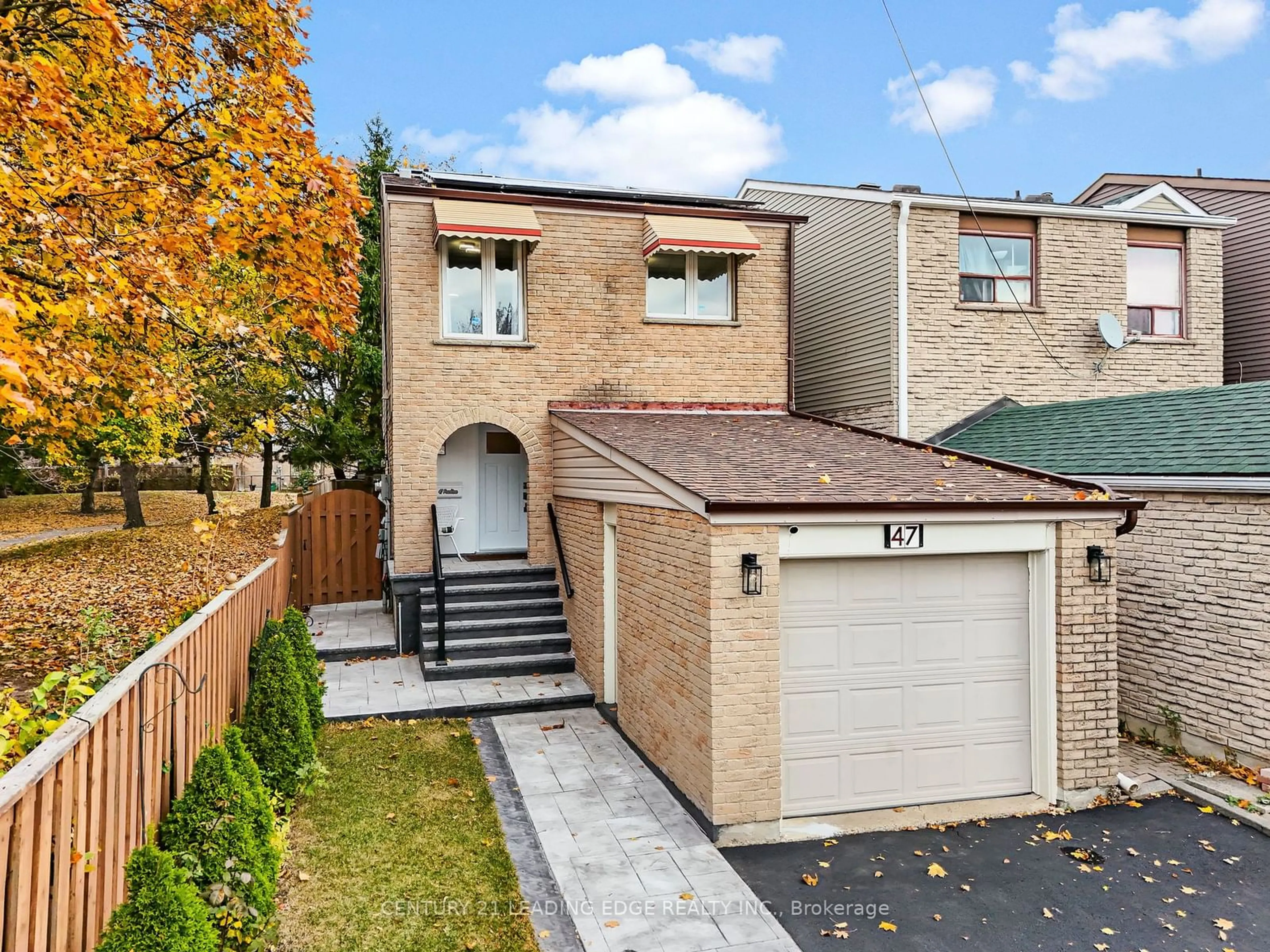 A pic from exterior of the house or condo, cottage for 47 Peachtree Pl, Vaughan Ontario L4K 2C4