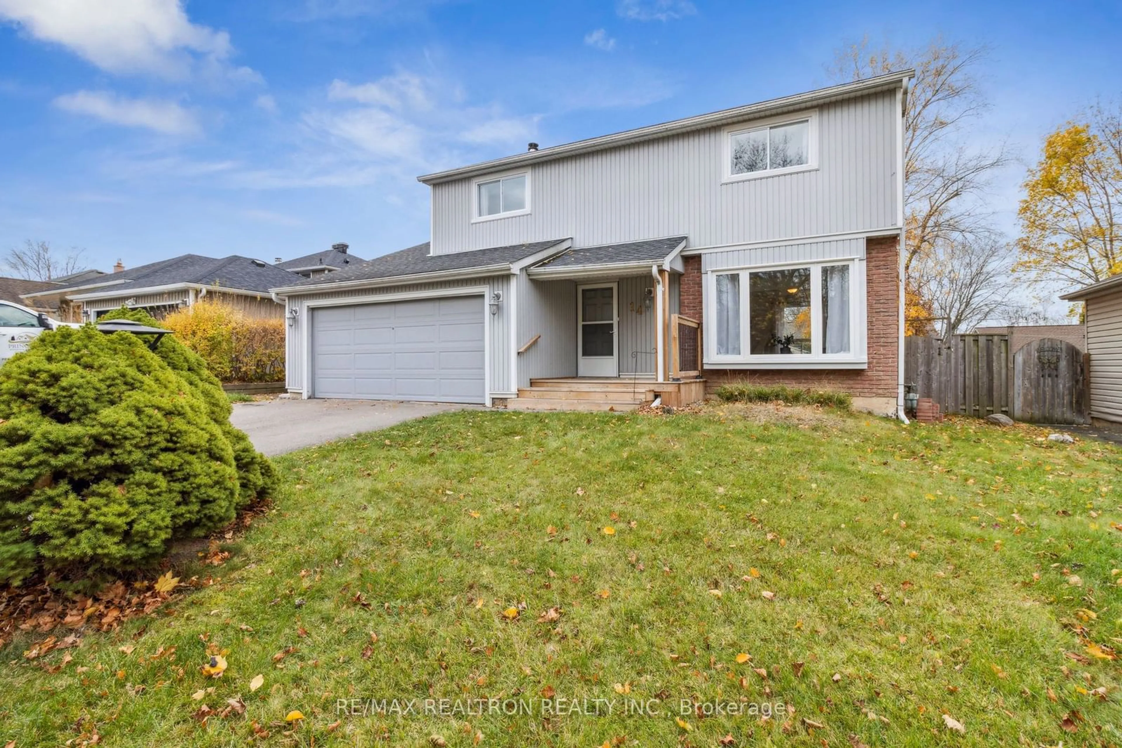 Frontside or backside of a home, the street view for 14 Plank Rd, East Gwillimbury Ontario L9N 1C1