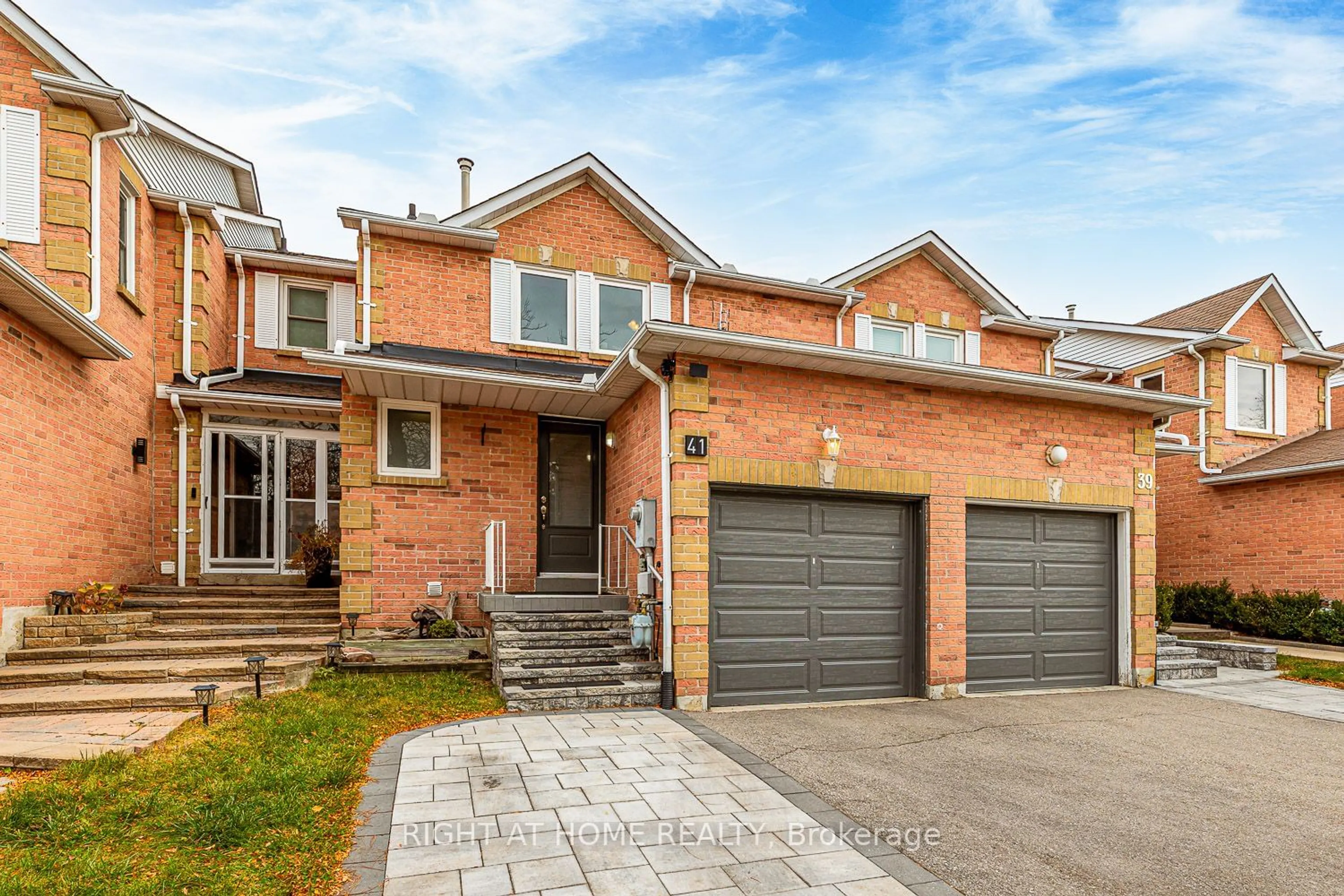 Home with brick exterior material for 41 Steepleview Cres, Richmond Hill Ontario L4C 9R3